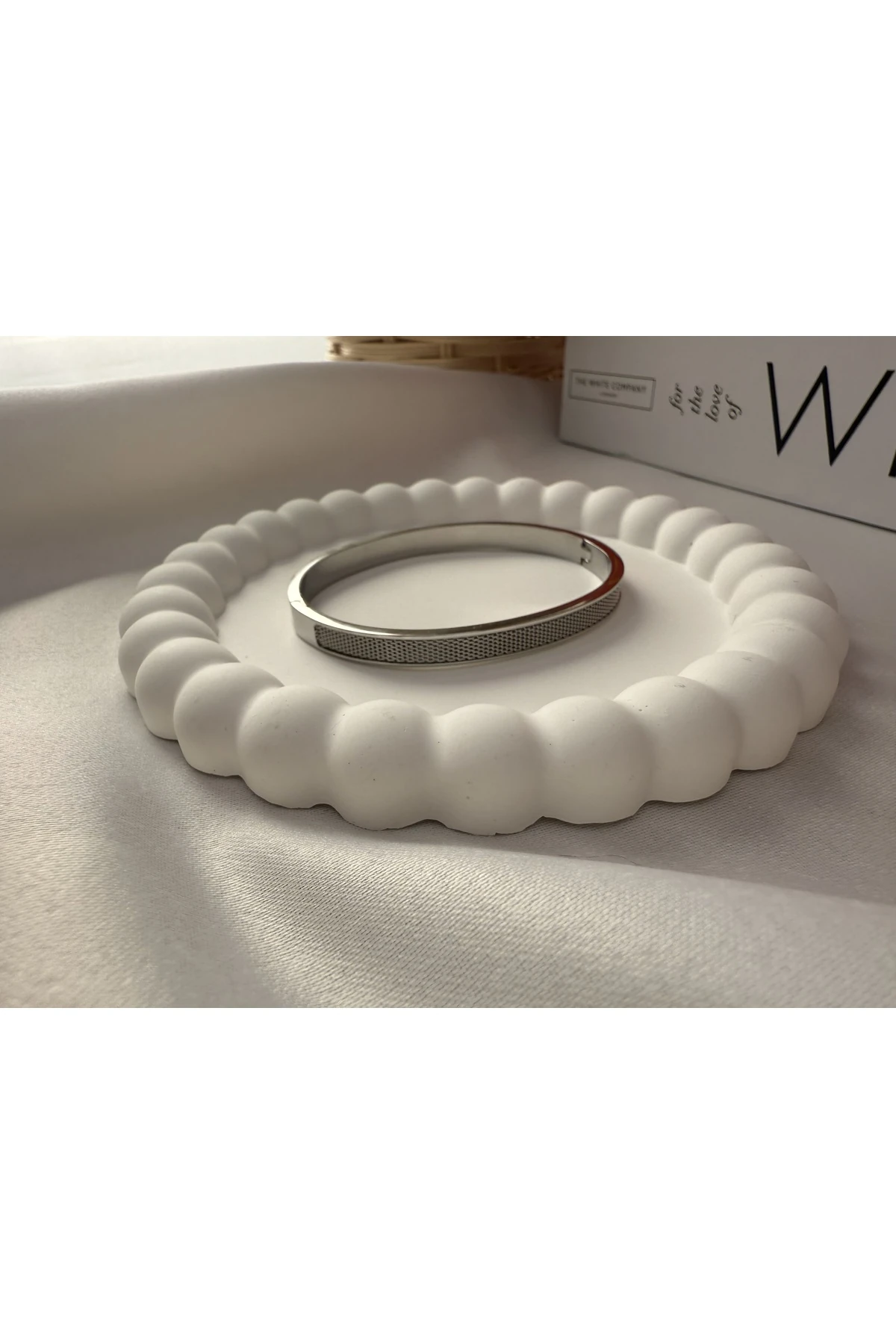 Çelik Kelepçe Bileklik – Modern ve Şık Tasarım