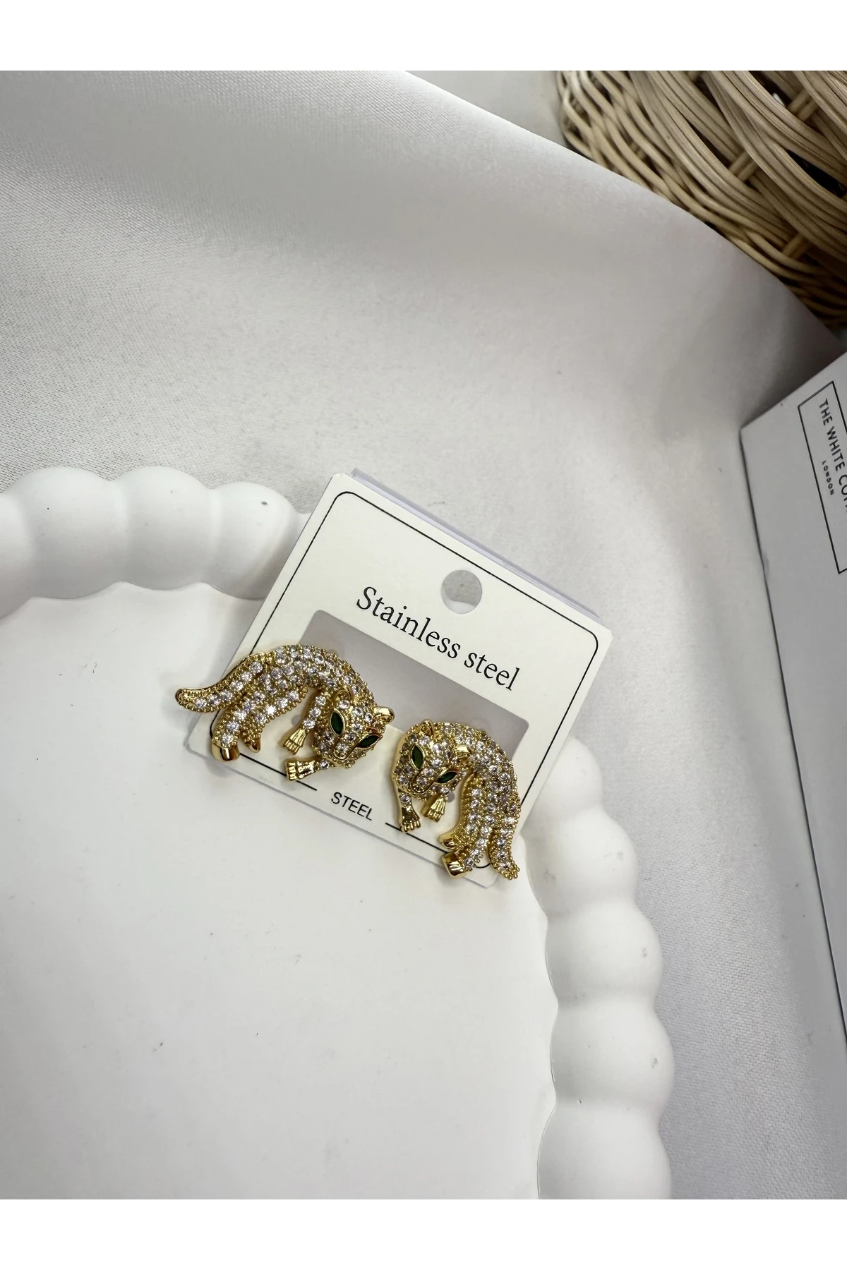 Leopar Figürlü Taşlı Çelik Kadın Küpe