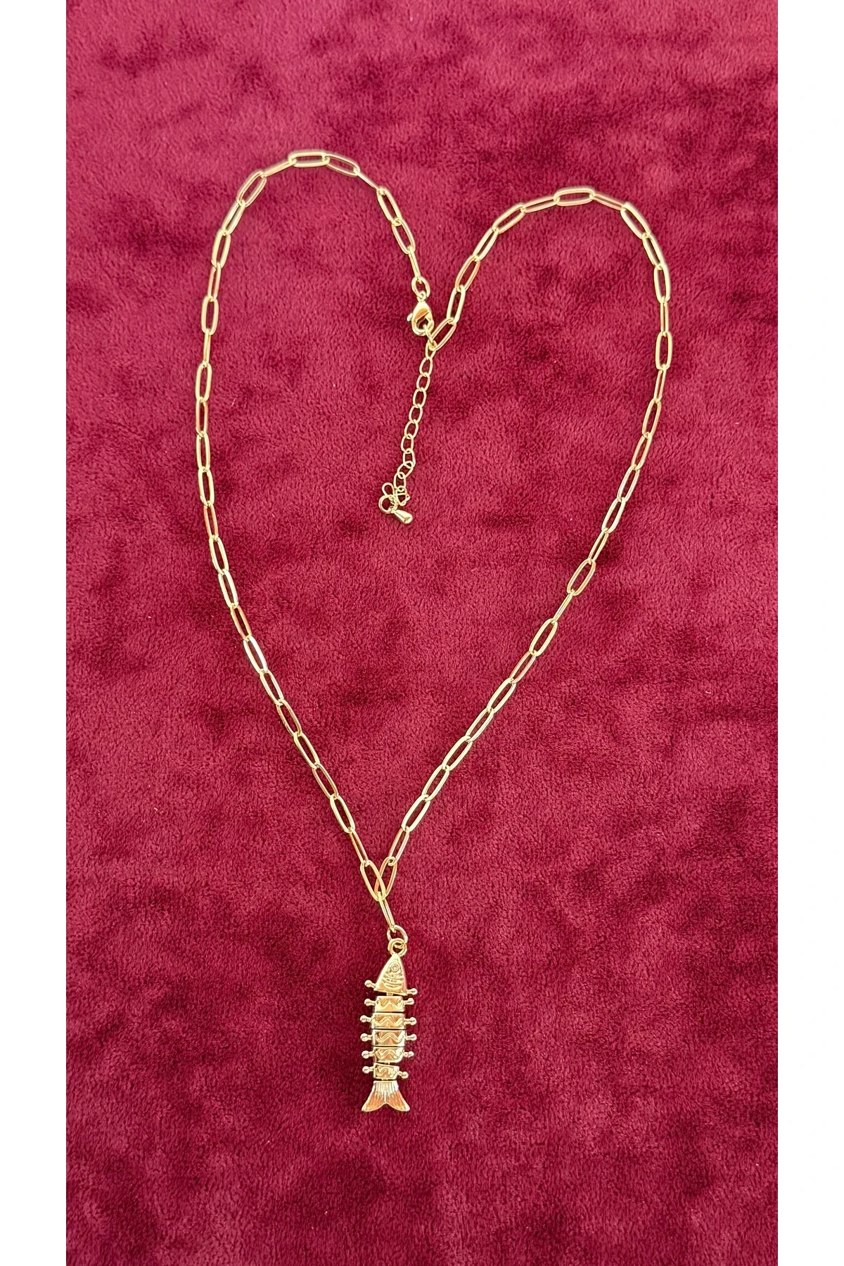 Kadın Çelik Balık Figürlü Kolye – Altın Renk, Paslanmaz, Suya Dayanıklı