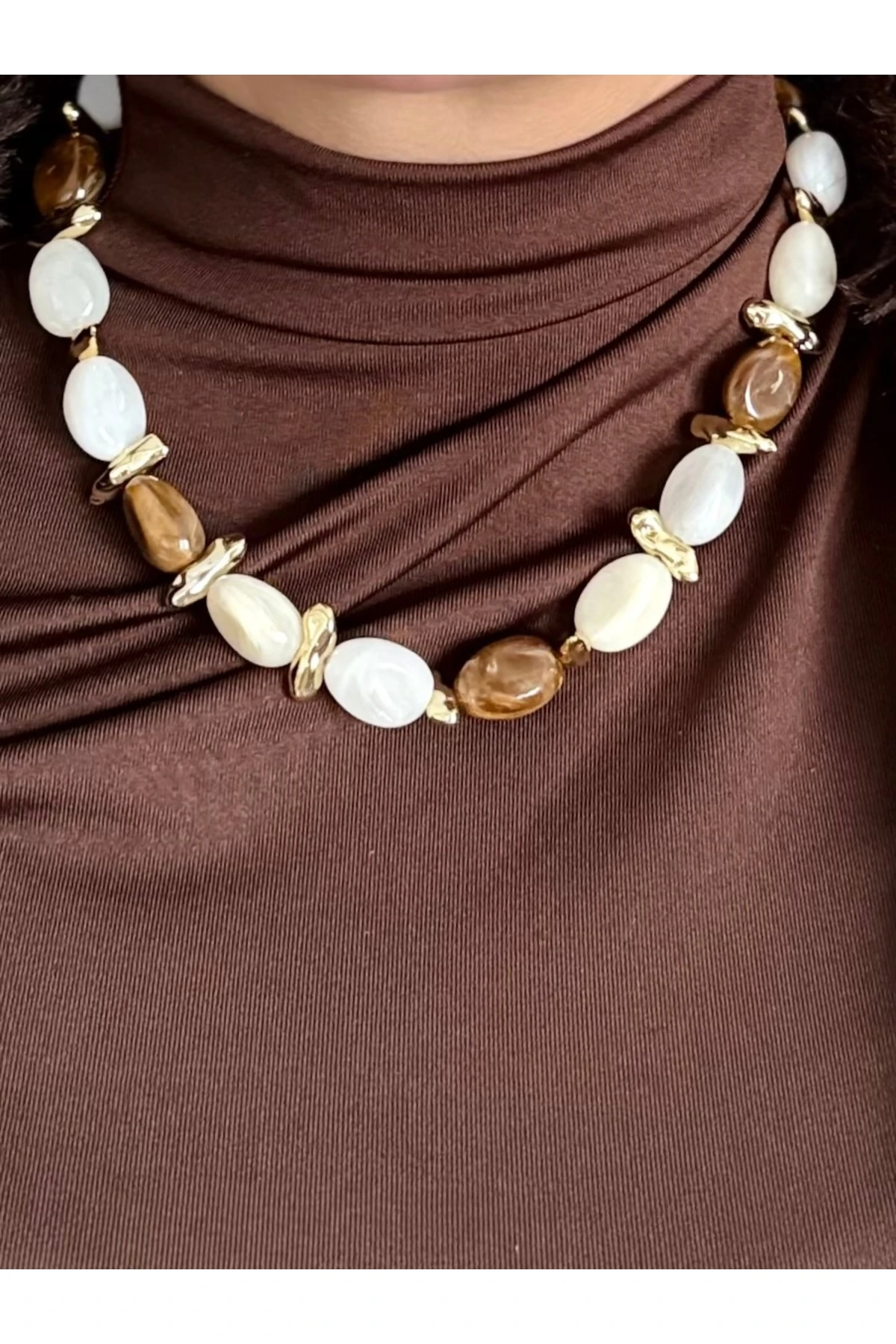 Krem & Kahve Ton Doğal Form Tasarım Kolye