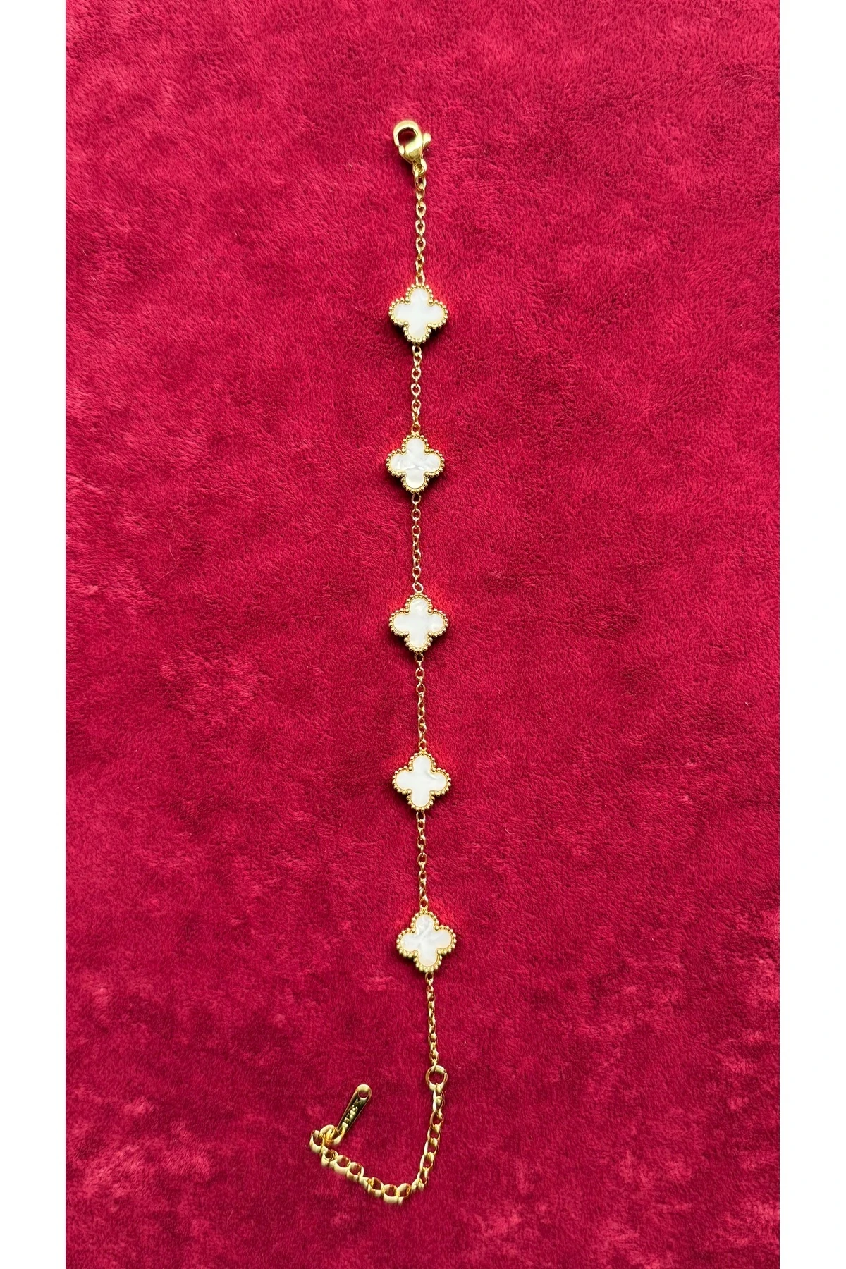 Yonca Motifli Zarif Bileklik