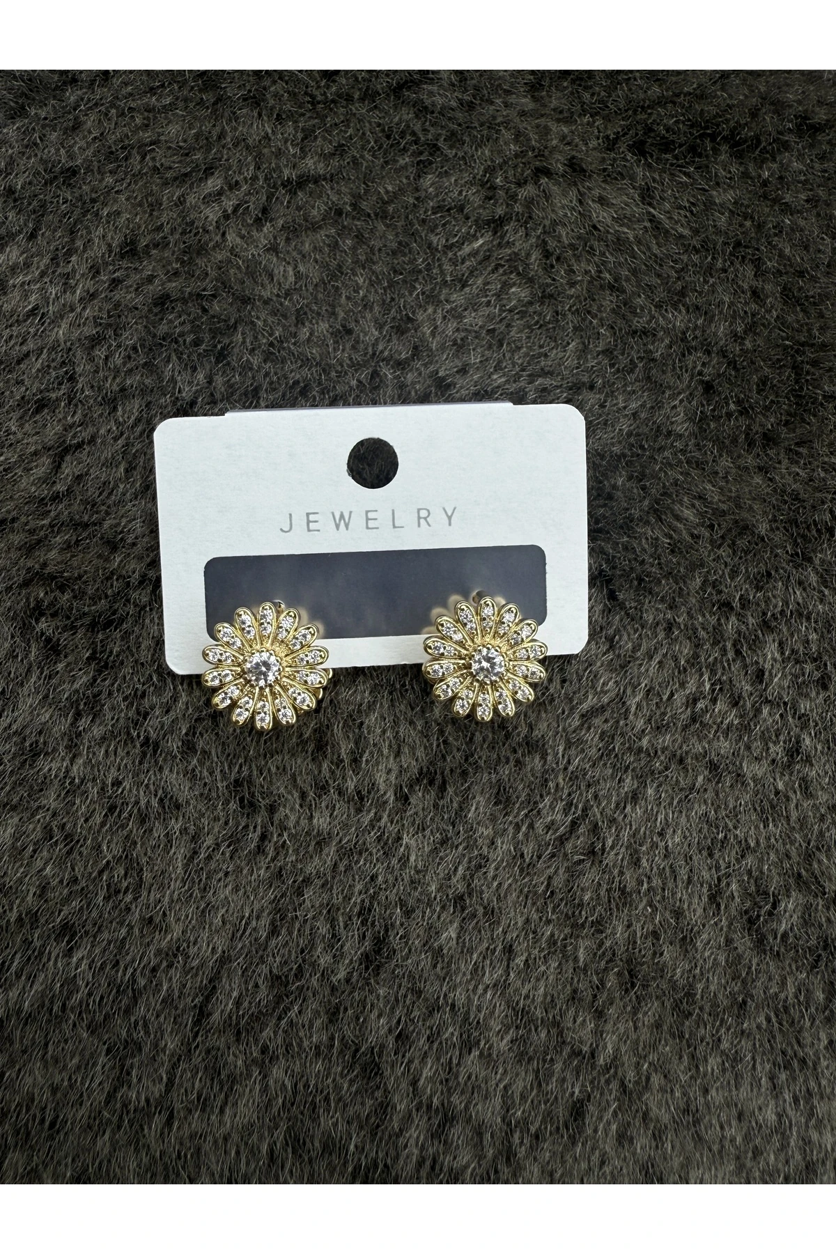 Taşlı Çiçek Model Altın Renk Çelik Küpe