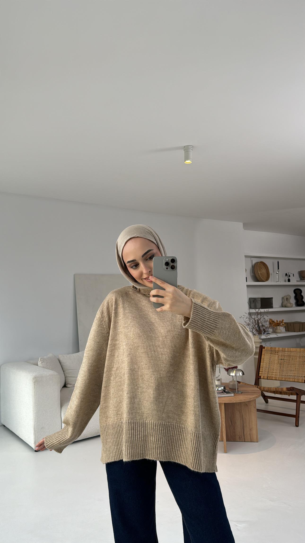 Yaka Kısmı Çıtçıtlı Triko