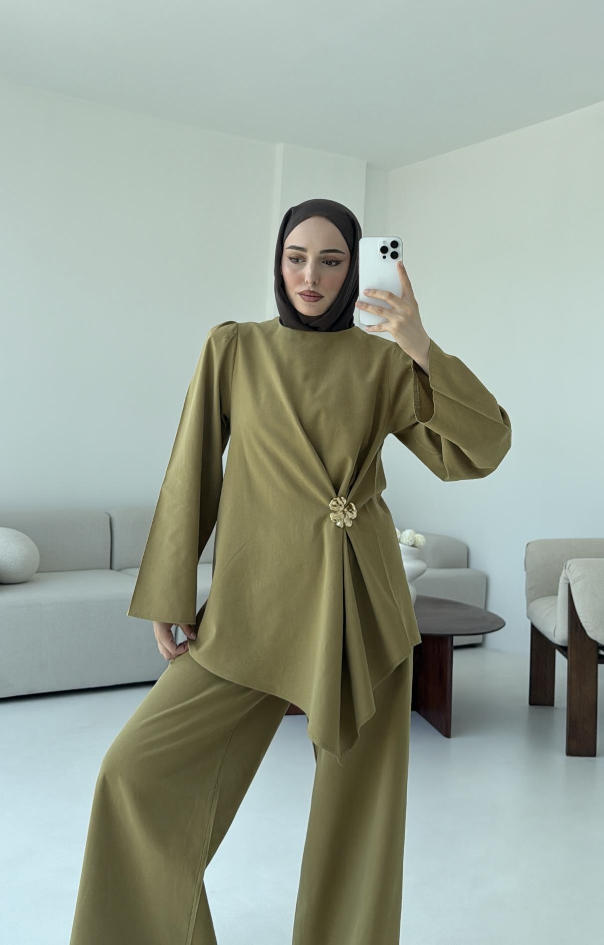 Broş Detay Bluz Takım Olive
