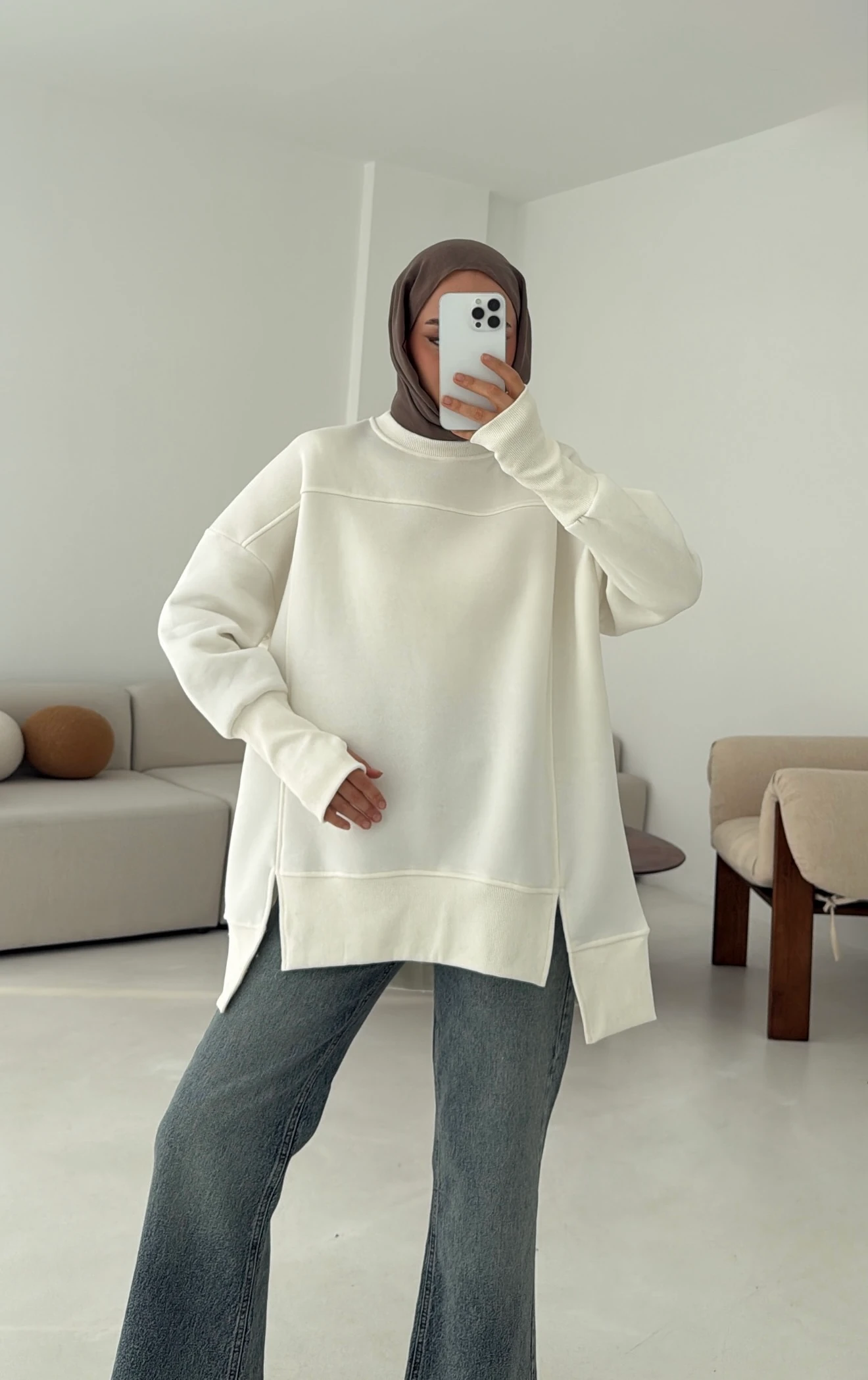 Parmak Geçmeli Asimetri Kesim Sweat Beyaz