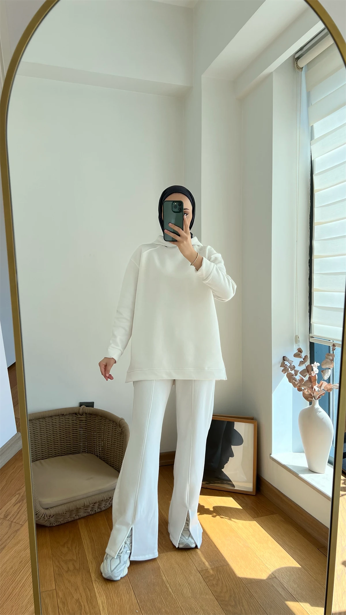 Yırtmaç Detaylı Takım Beyaz