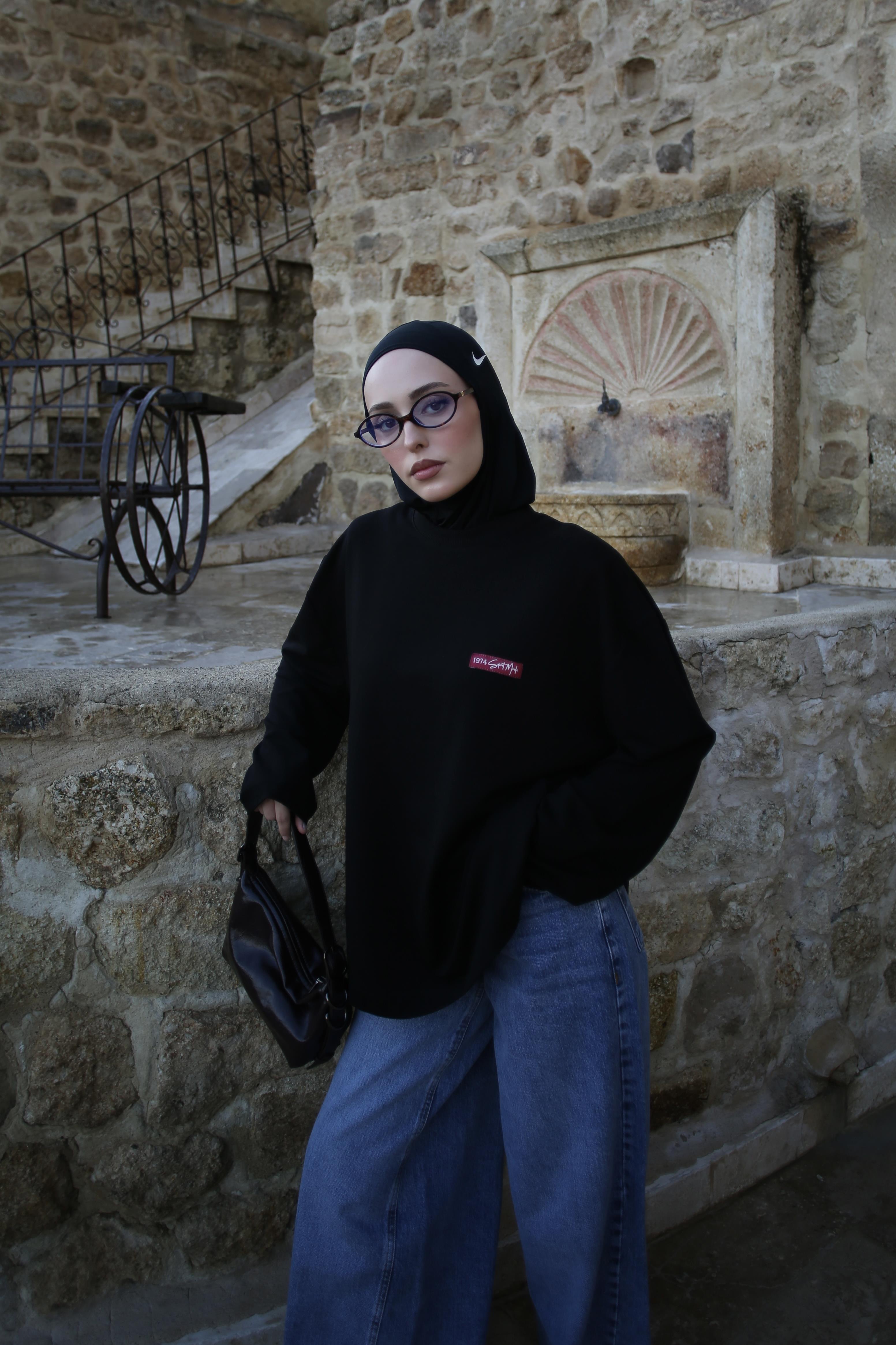 Etiket Baskılı Yazlık Sweatshirt Siyah