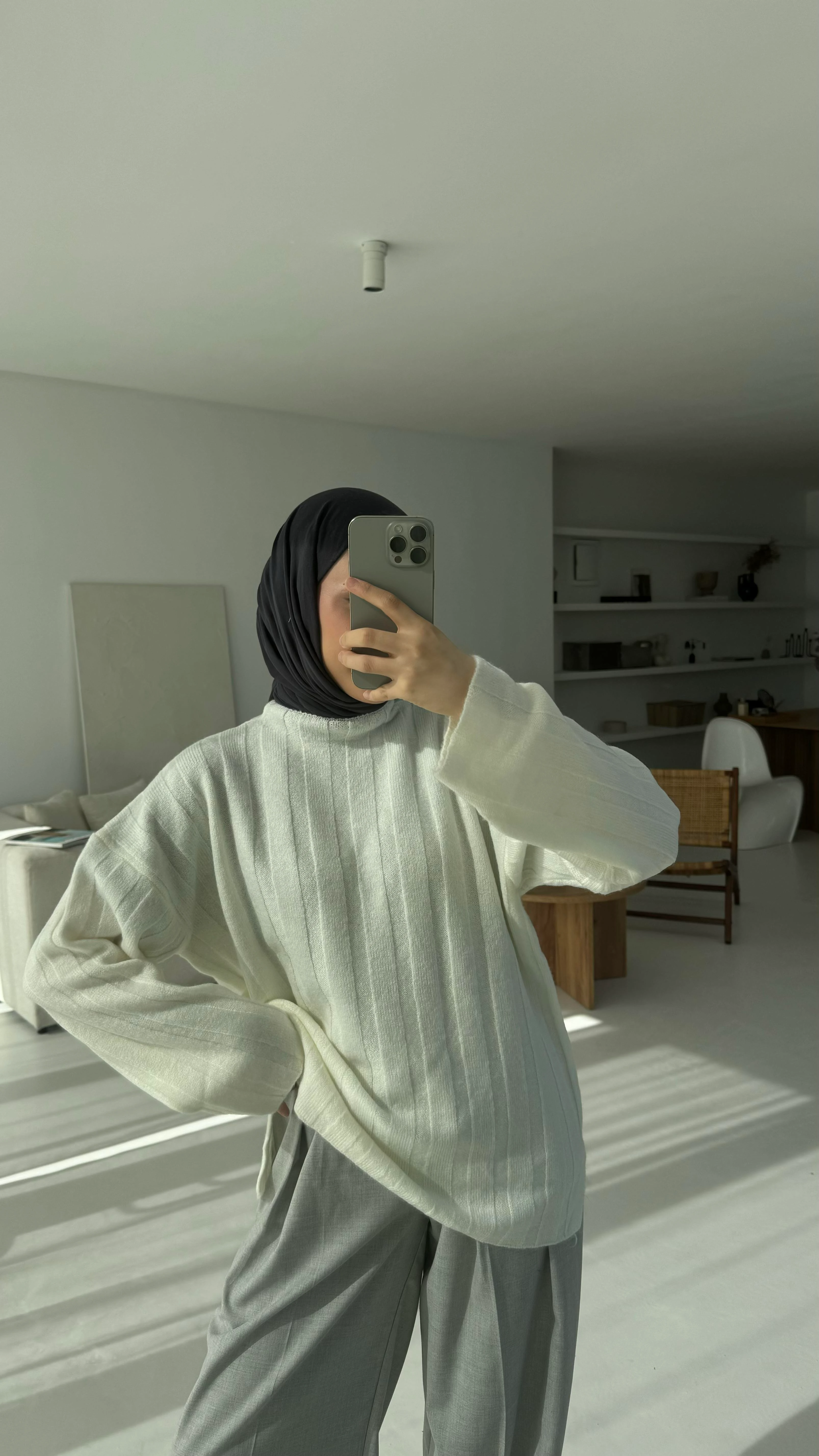 Yırtmaç Detaylı Triko Ekru