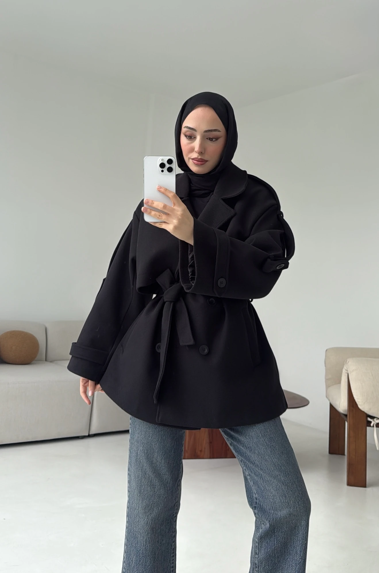 Siyah Düğmeli Kol Manşetli Kaşe Kaban 