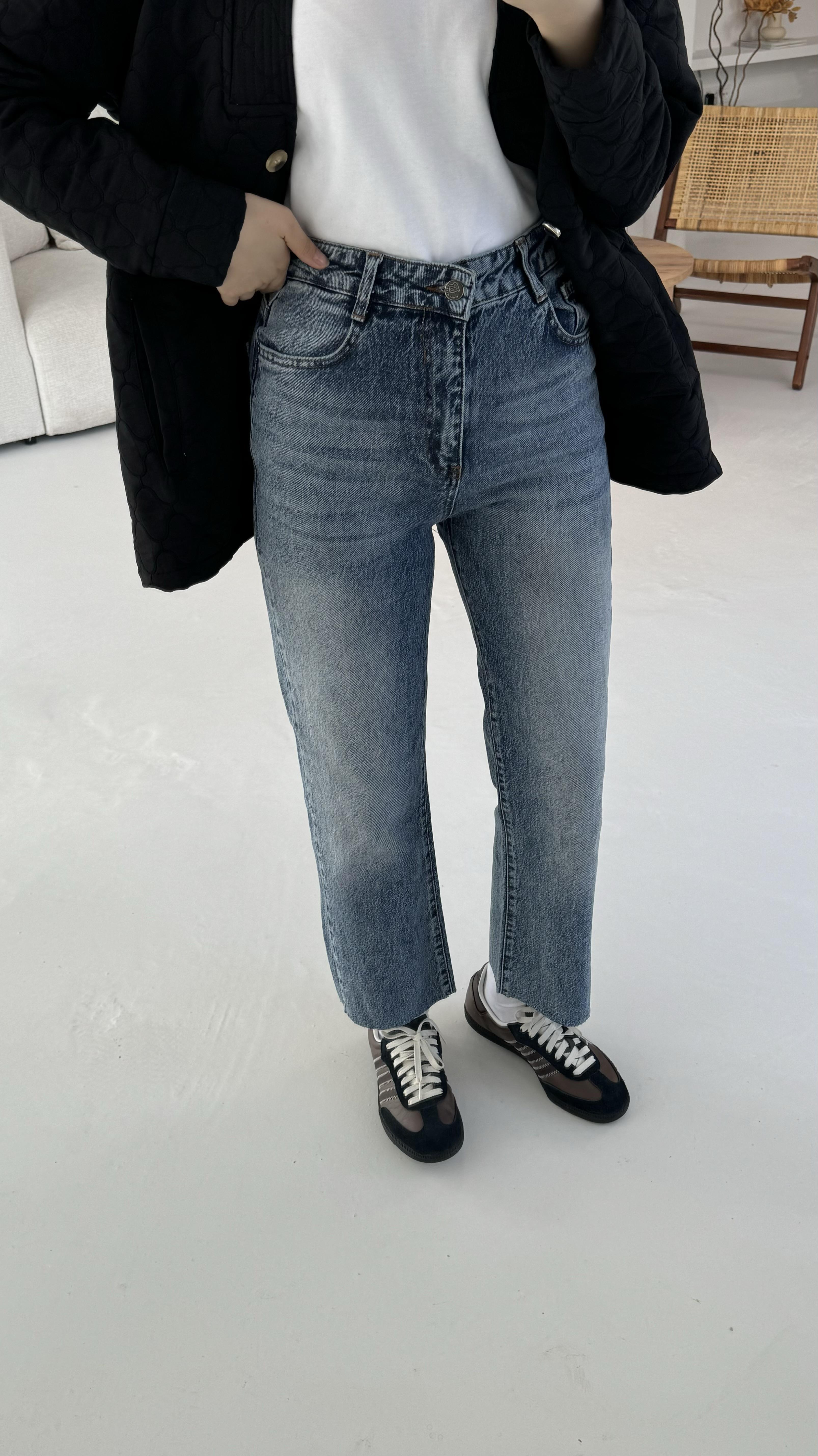 Premium Paçası Kesik Jean