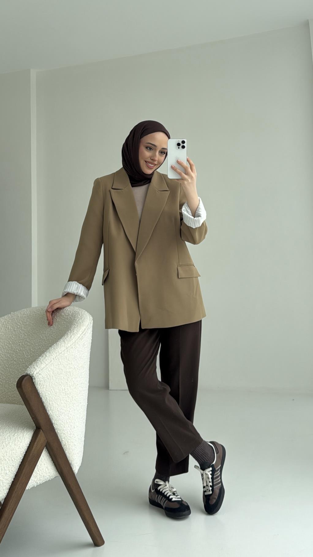 Kolu Katlamalı Blazer Ceket