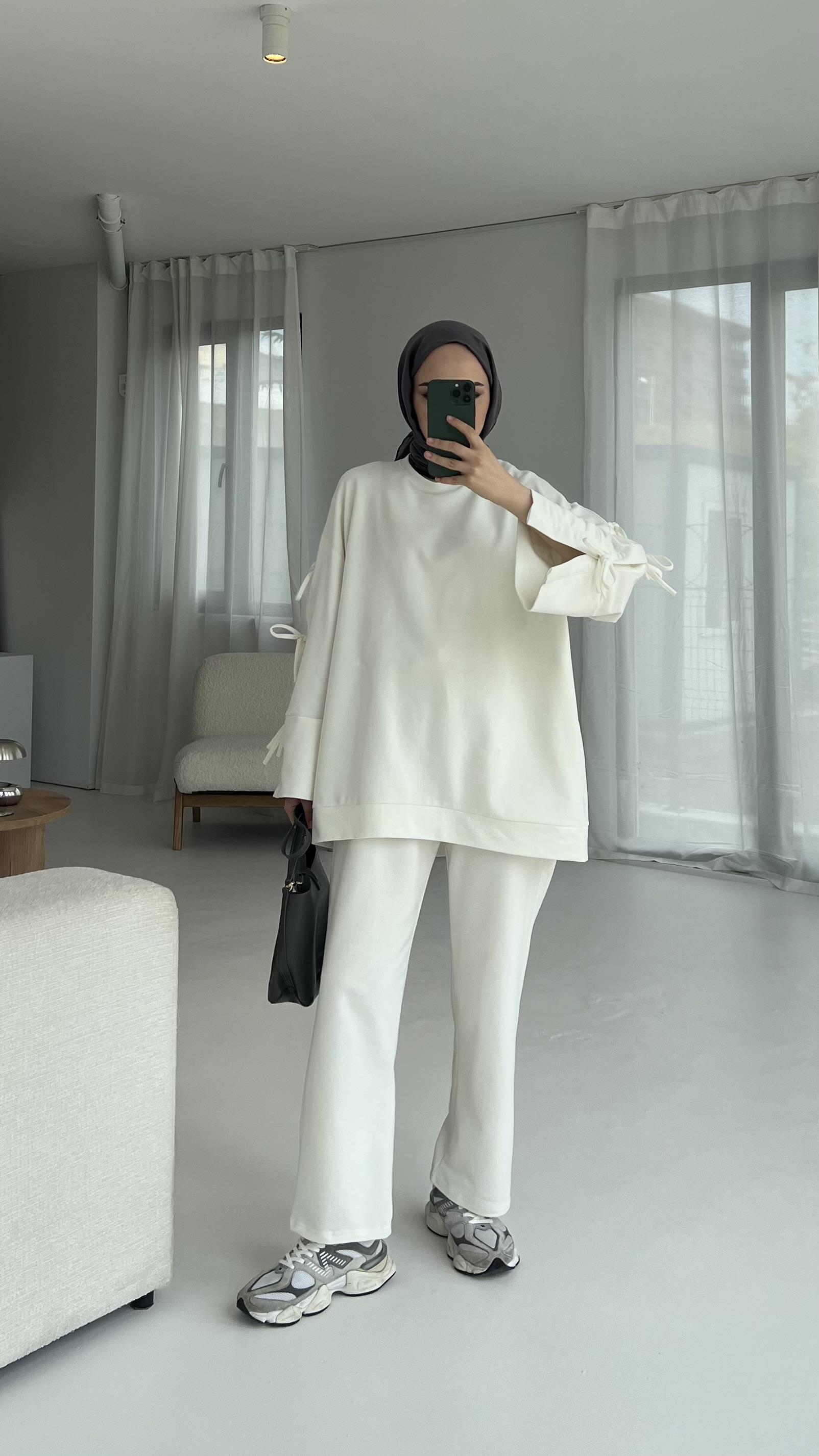 Kolları Detaylı Takım Ekru