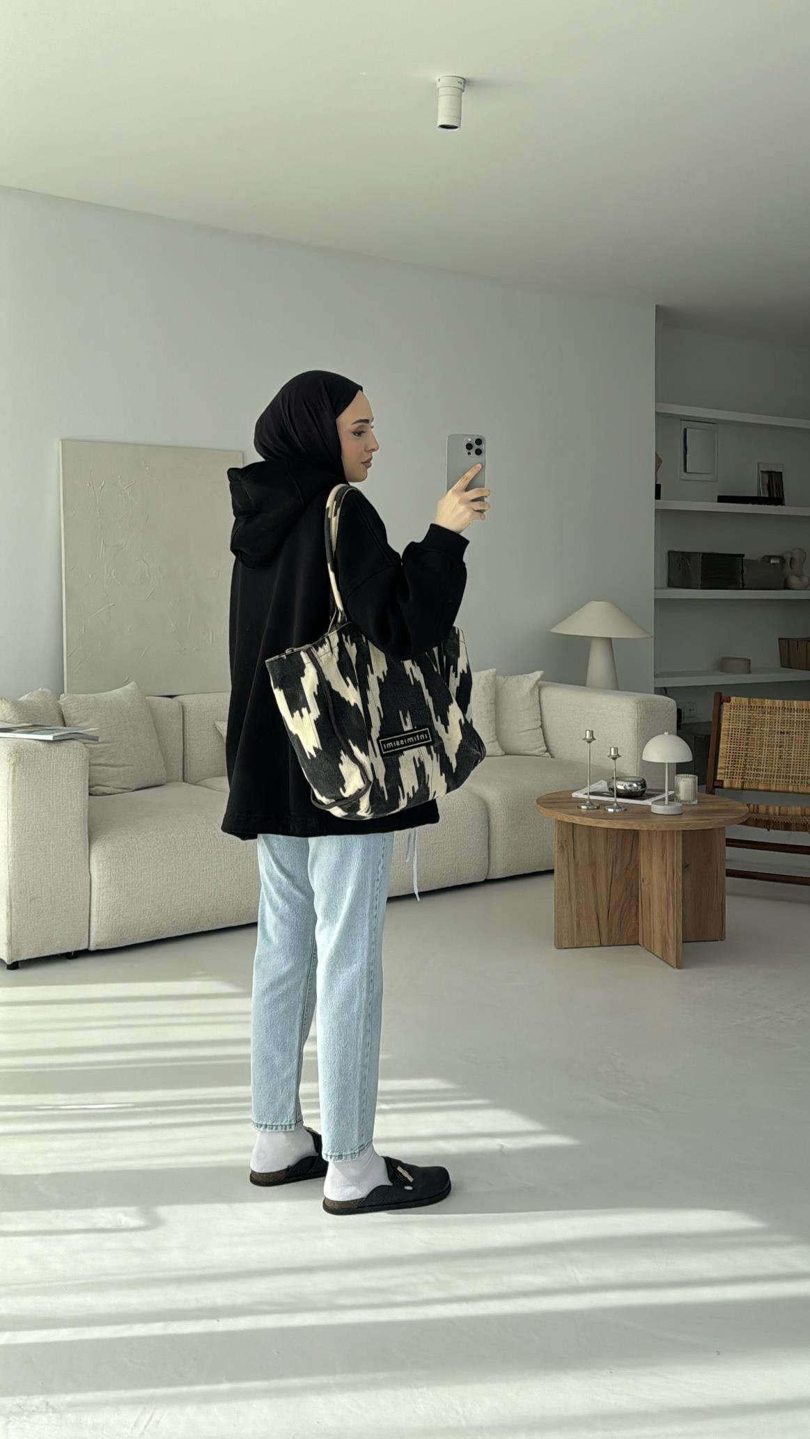 Savage Baskılı Swetshirt Siyah