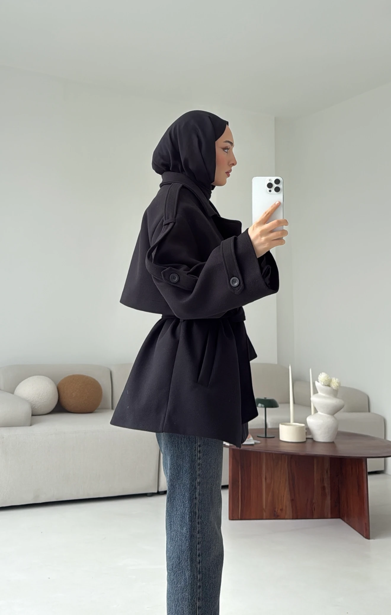 Siyah Düğmeli Kol Manşetli Kaşe Kaban 