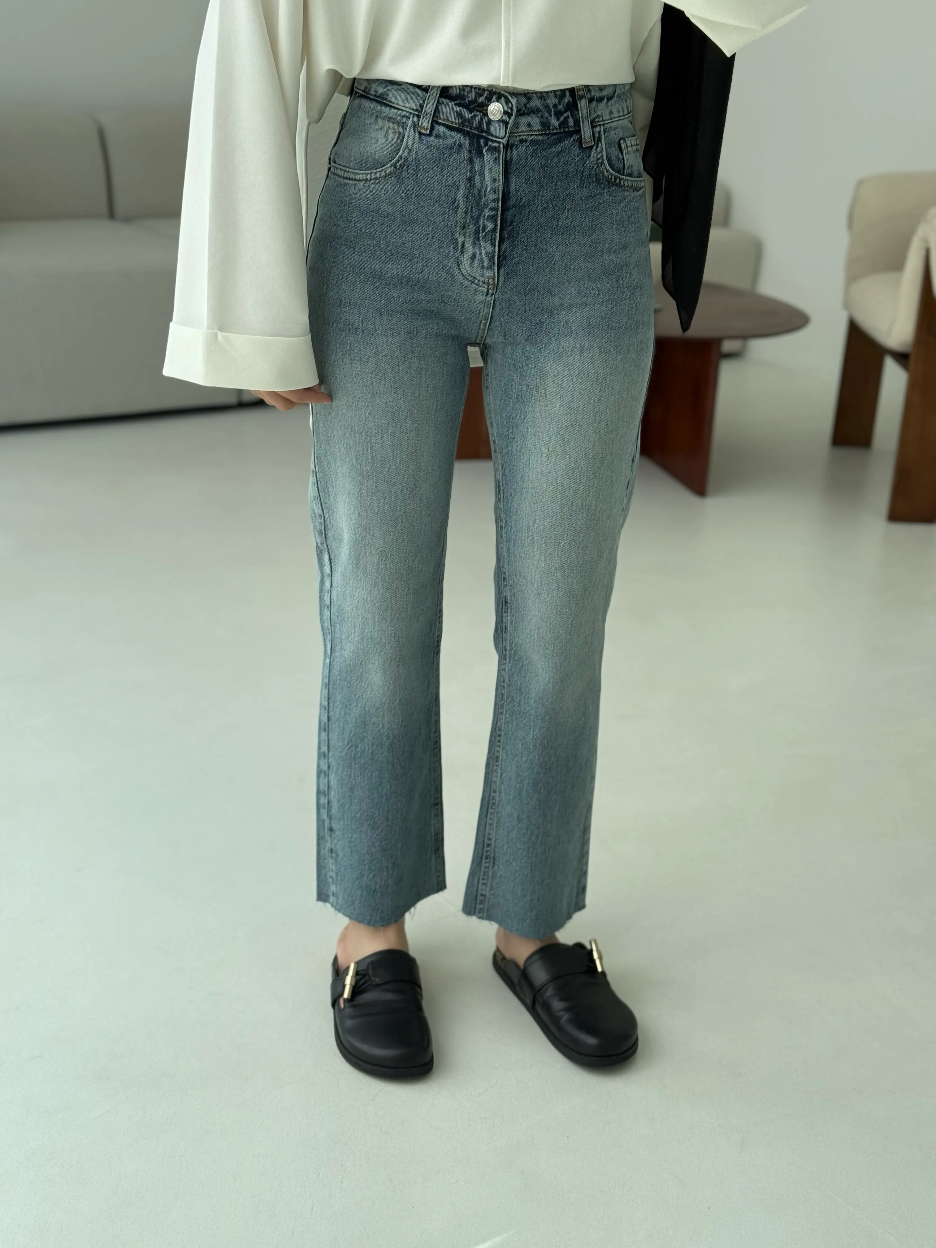 Premium Paçası Kesik Jean  224