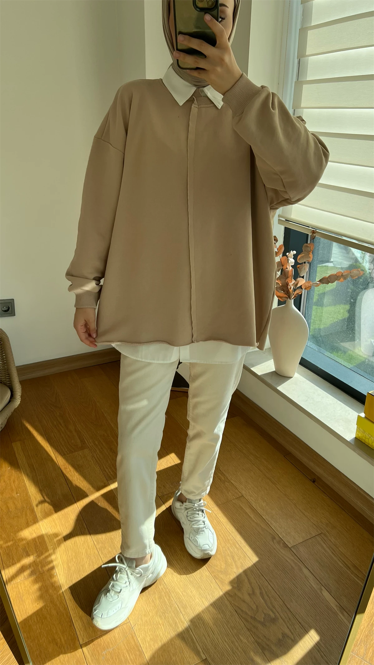 Altı Kesik Detaylı Sweatshirt Bej