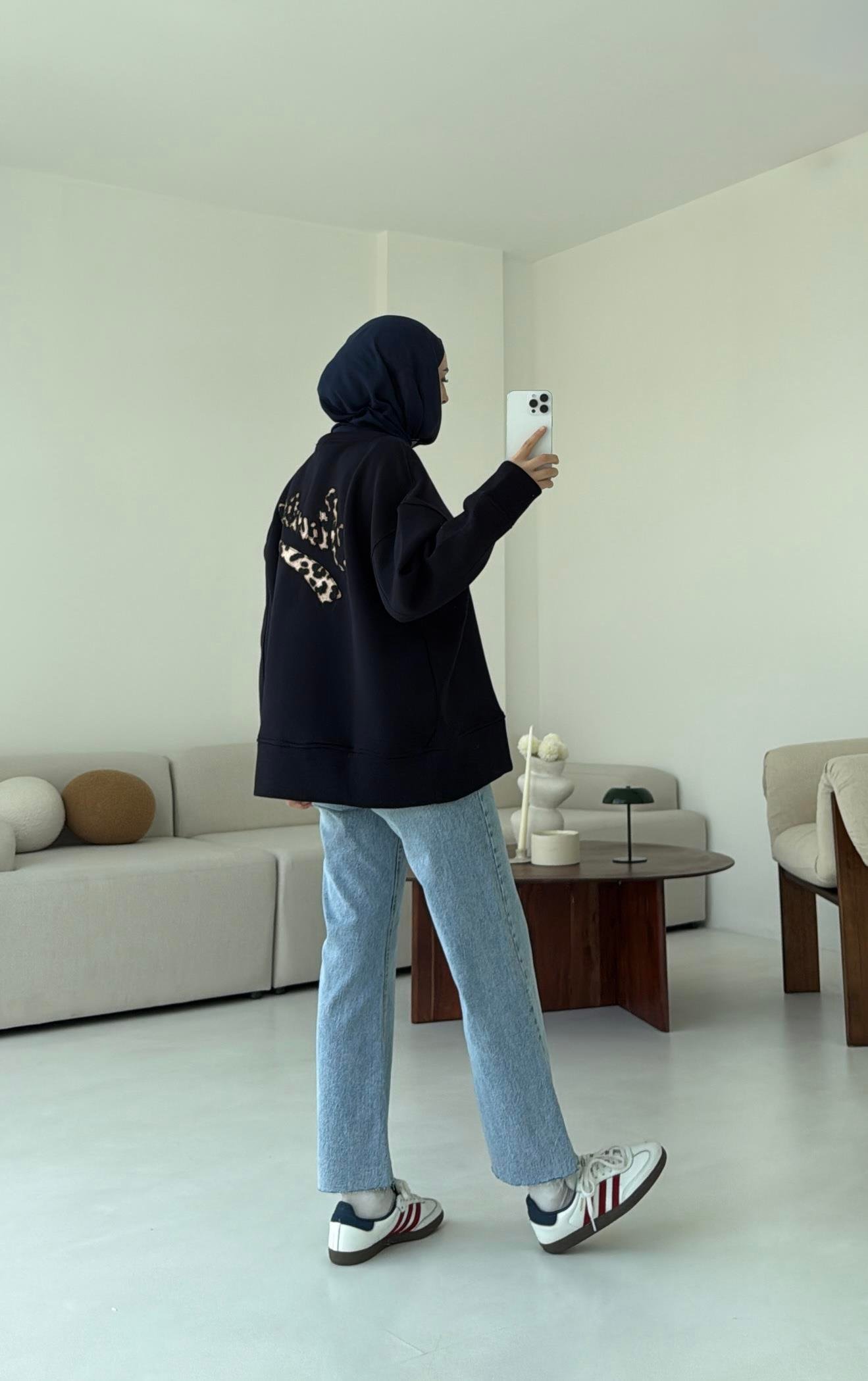 Minimal Baskılı Oversize Sweat Lacivert