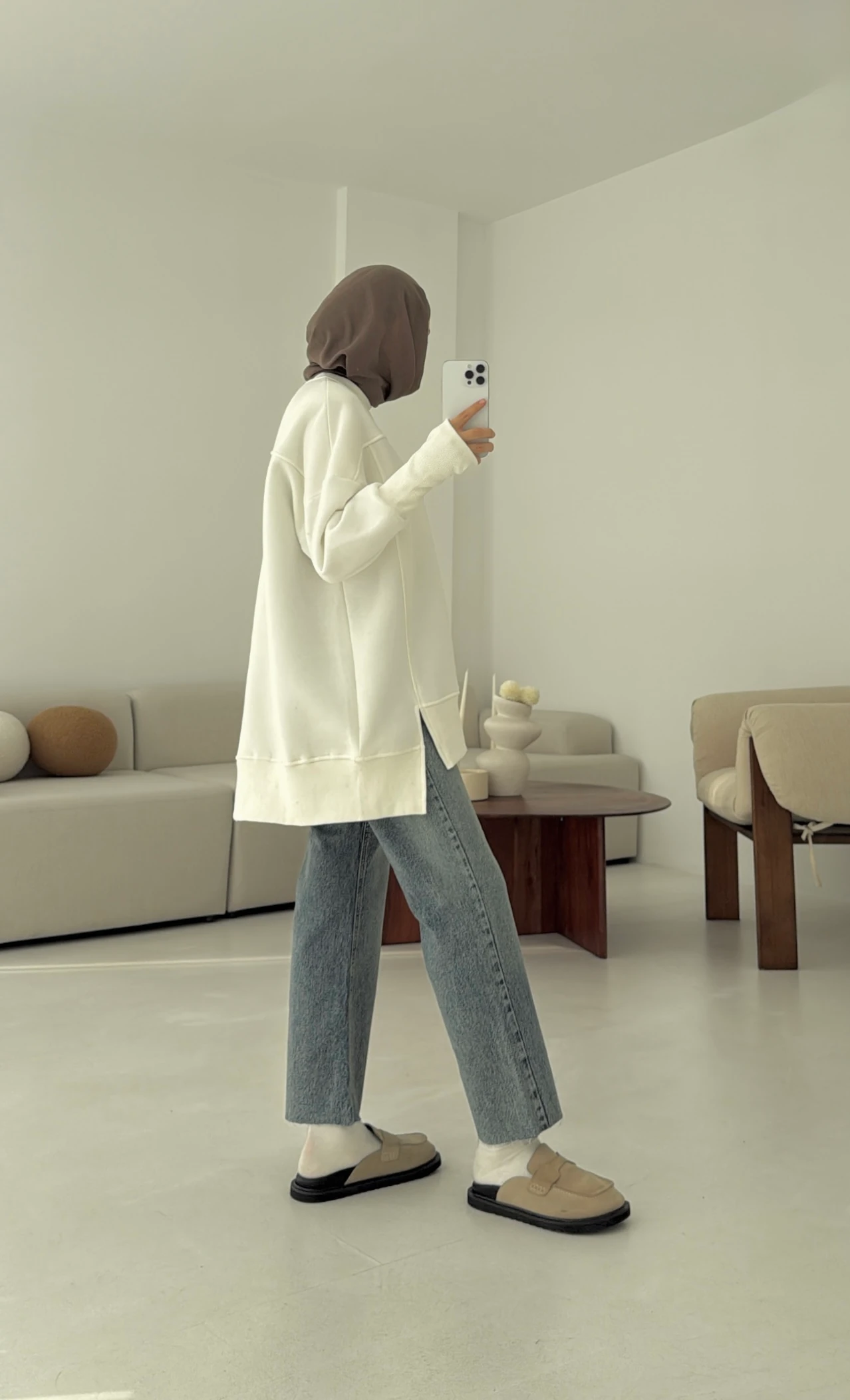 Parmak Geçmeli Asimetri Kesim Sweat Beyaz