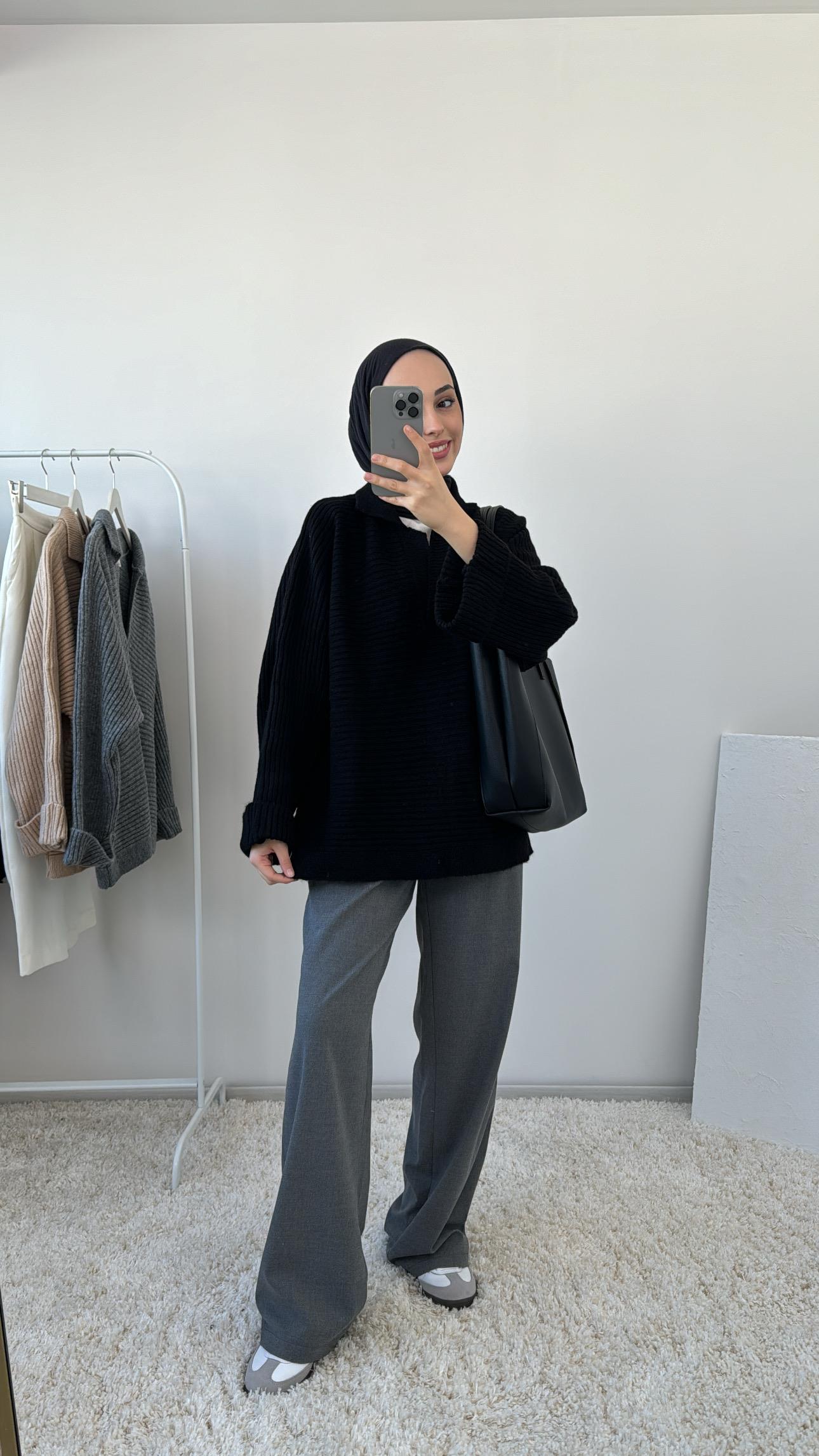 Premium Polo Yaka Kolu Katlamalı Yün Kazak Siyah