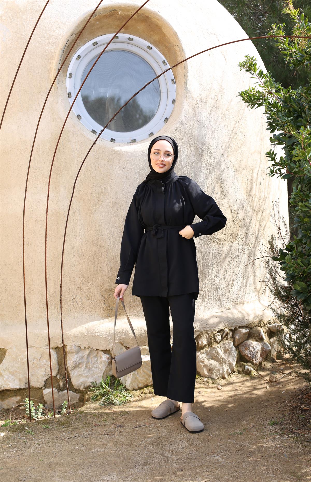 Siyah Seyyar Kemerli Takım