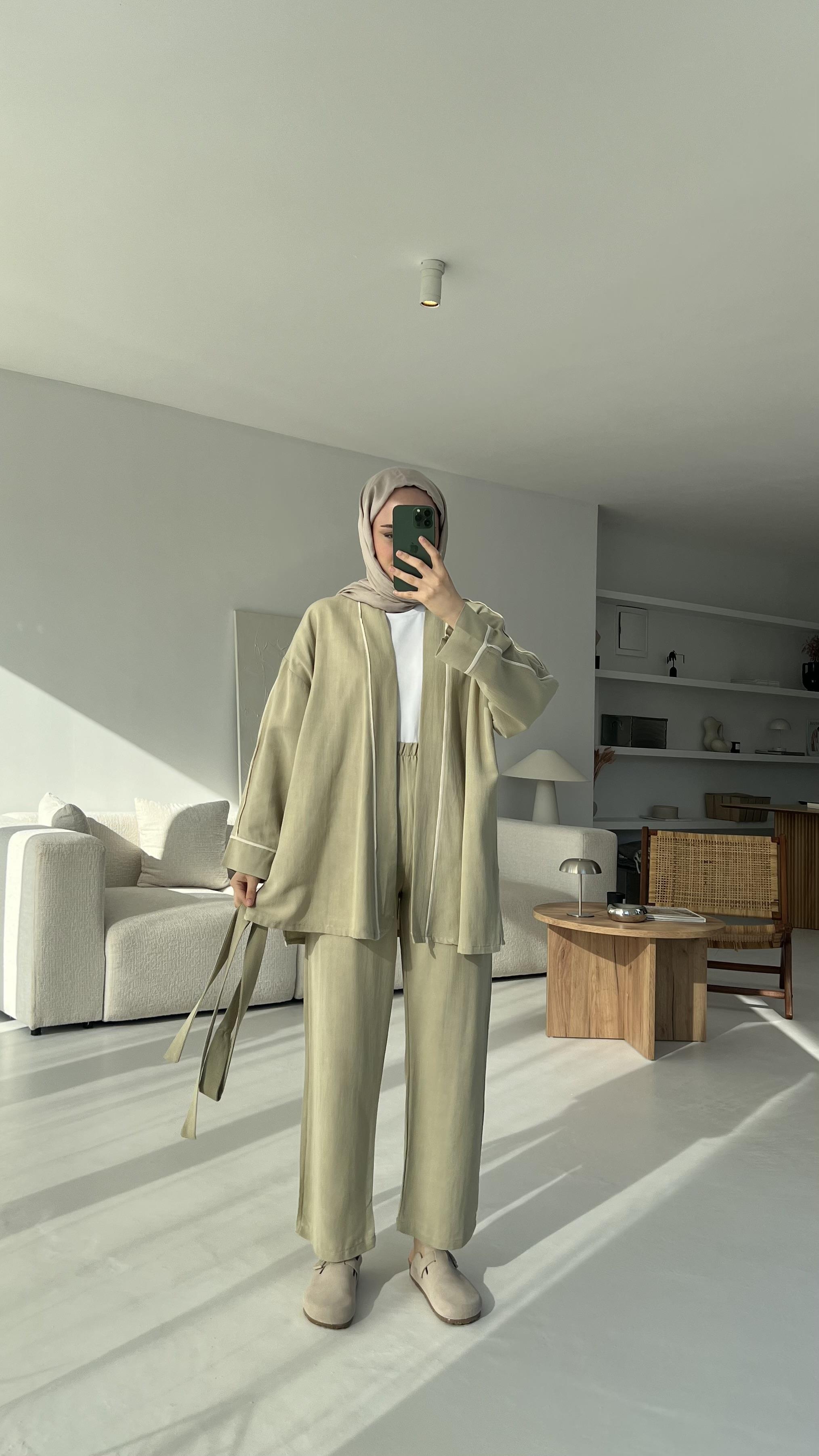 Ara Biyeli Keten Takım Açık Haki