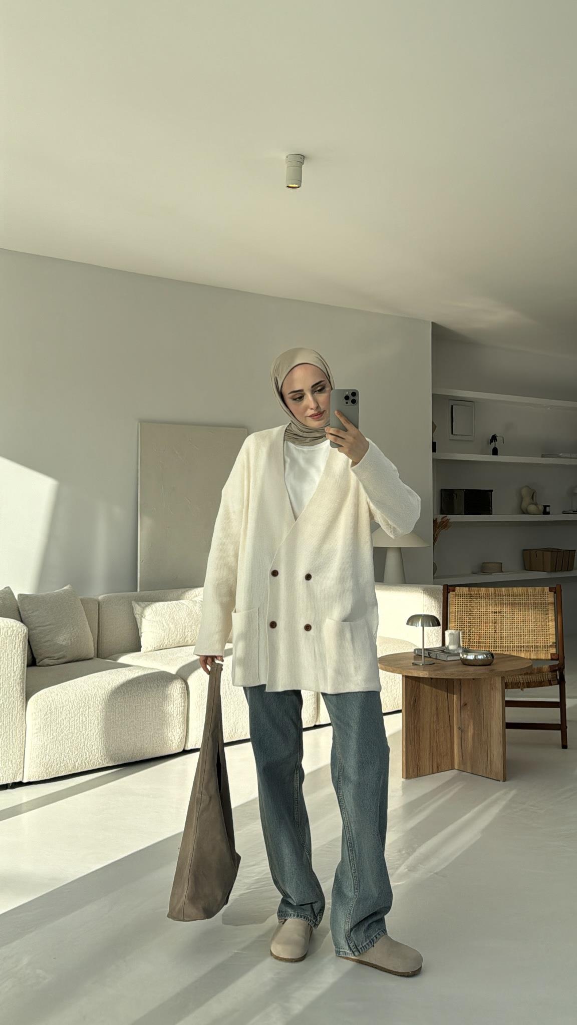 Düğmeli Cepli Triko Hırka Ekru