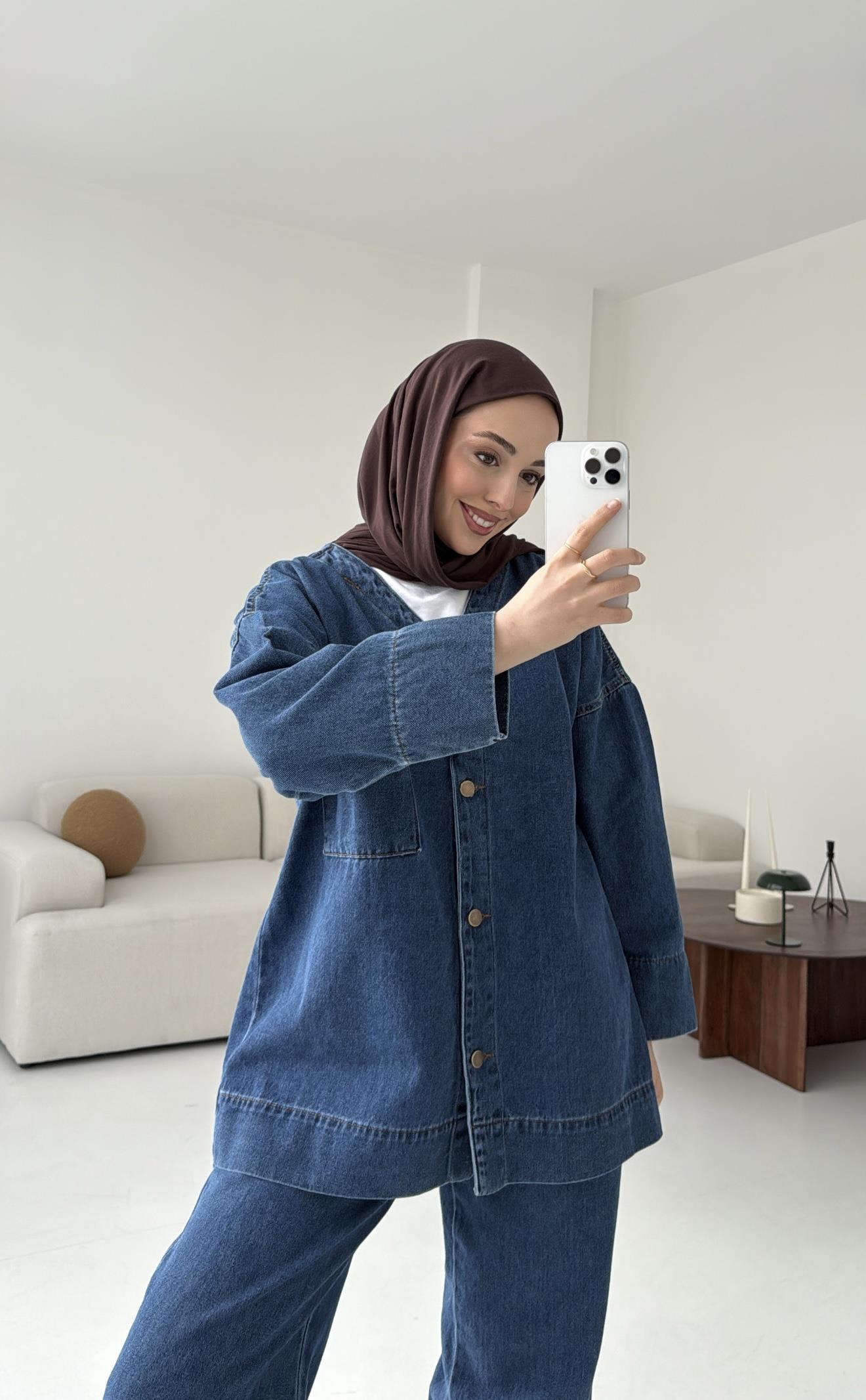 V Yaka Düğmeli Denim Takım