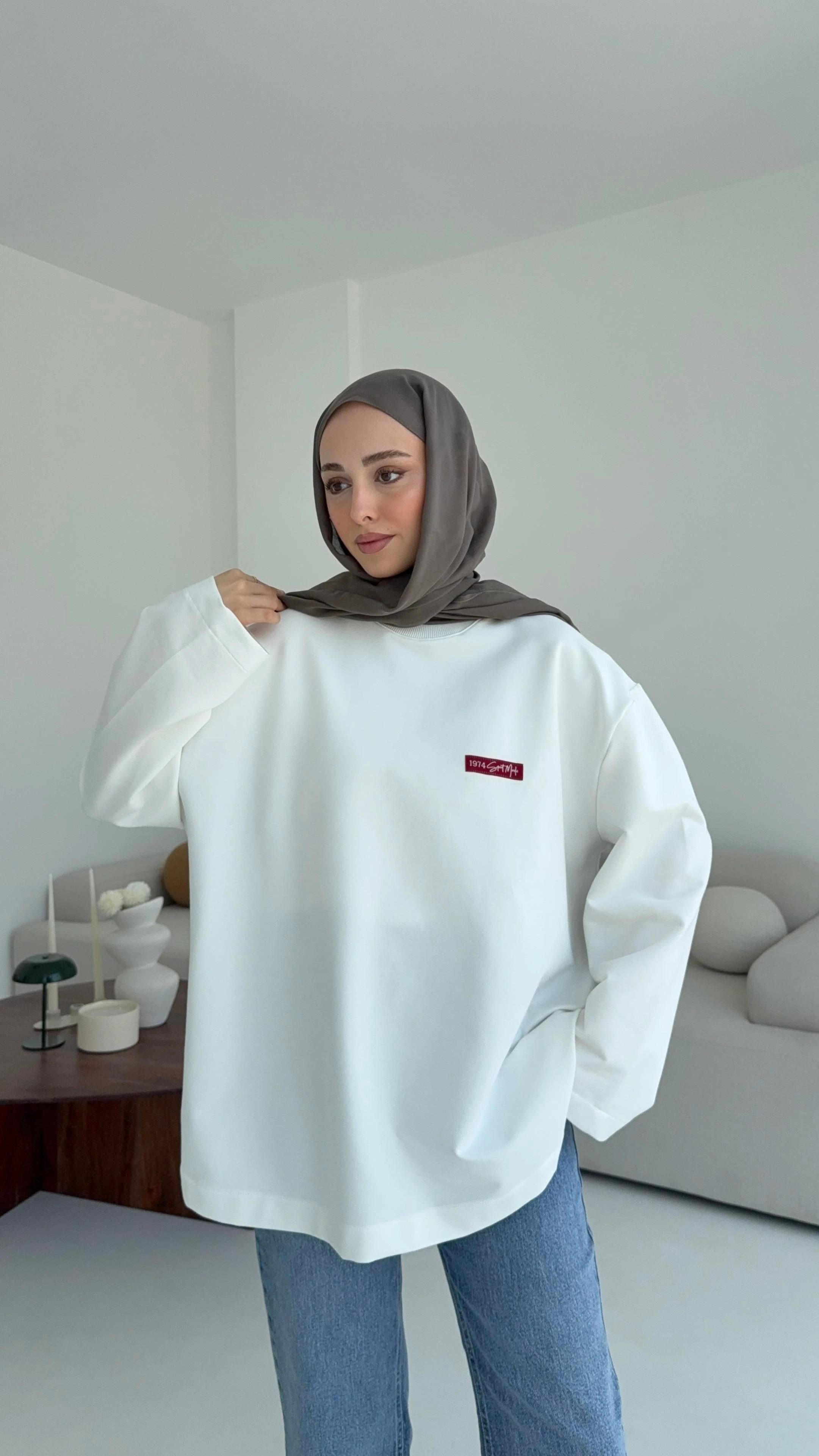 Etiket Baskılı  Sweatshirt Beyaz