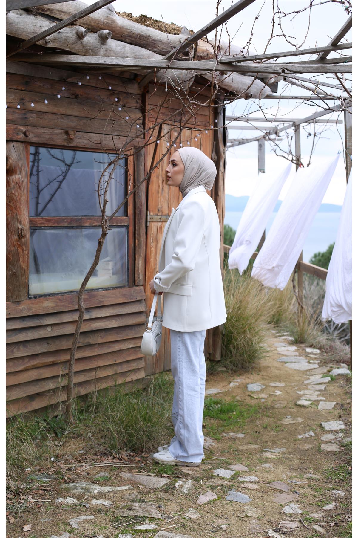 İç Astarı Çizgili Blazer Ceket Beyaz