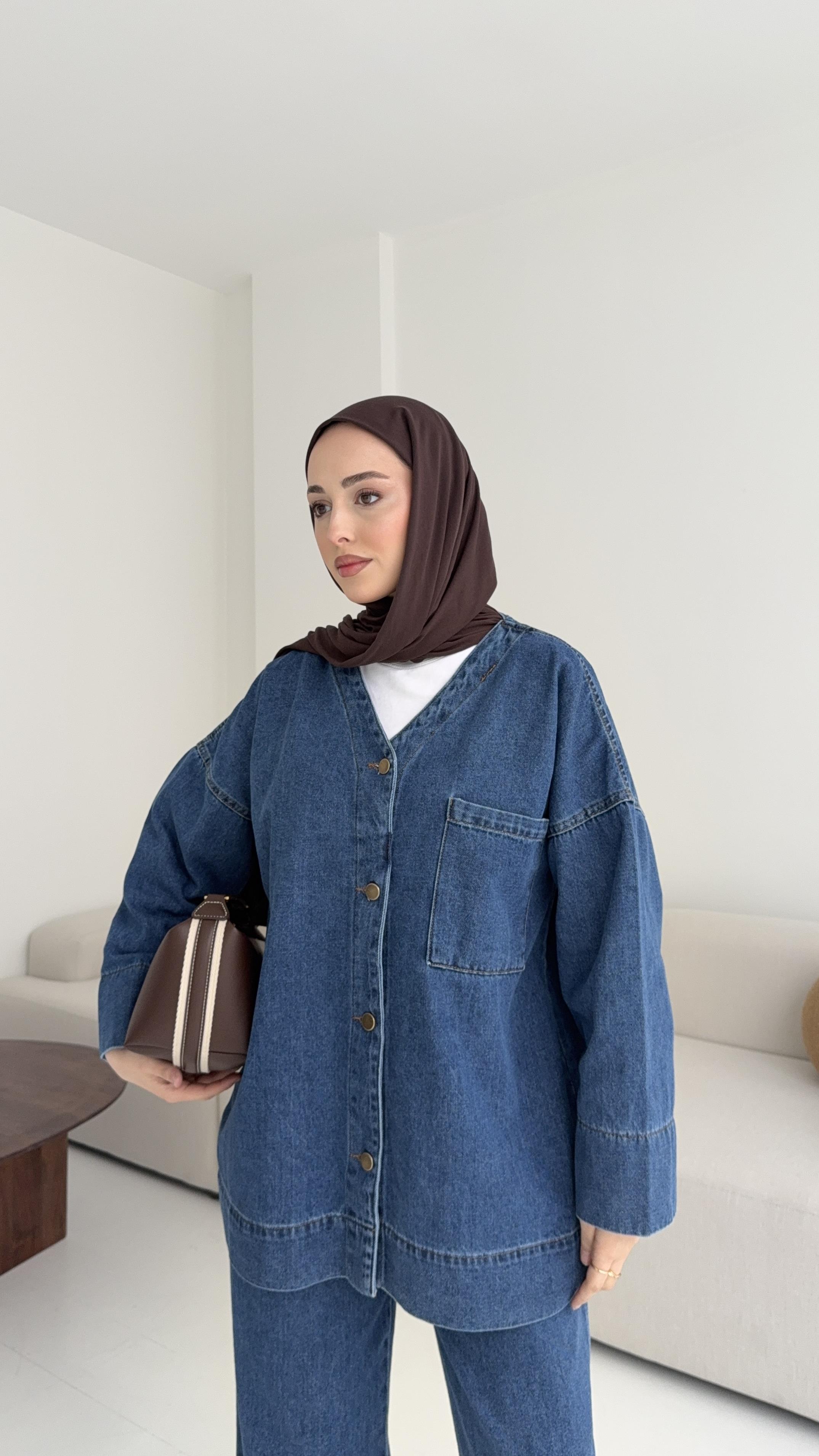 V Yaka Düğmeli Denim Takım