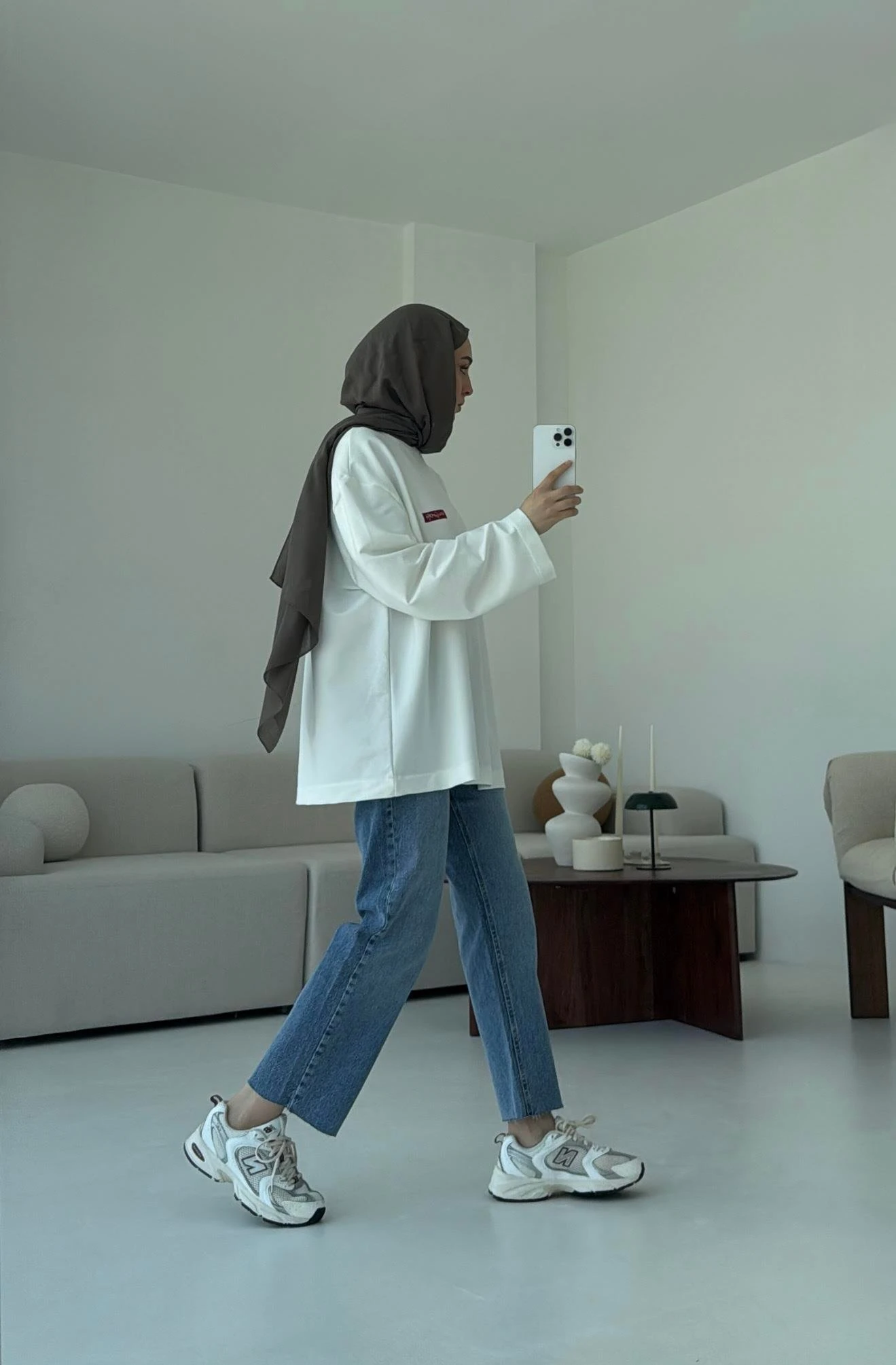 Etiket Baskılı  Sweatshirt Beyaz