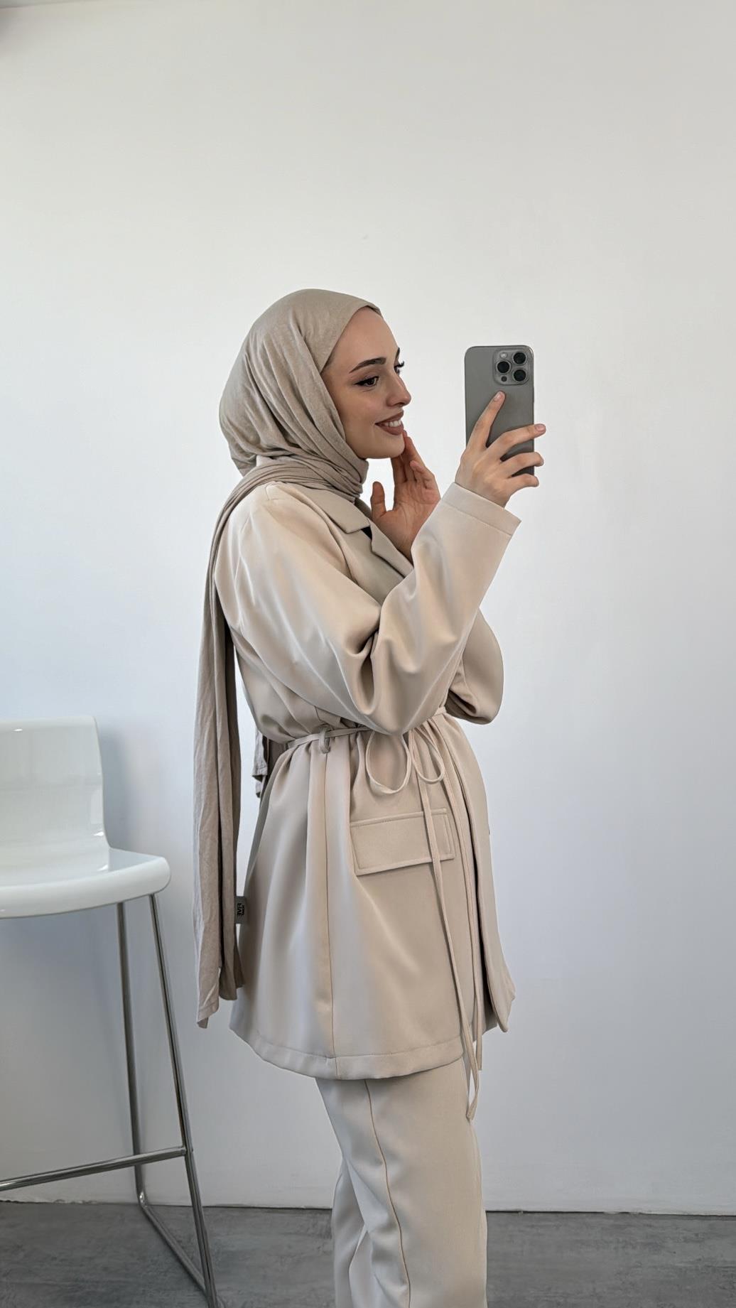 Beli Bağlamalı Ceketli Takım Bej