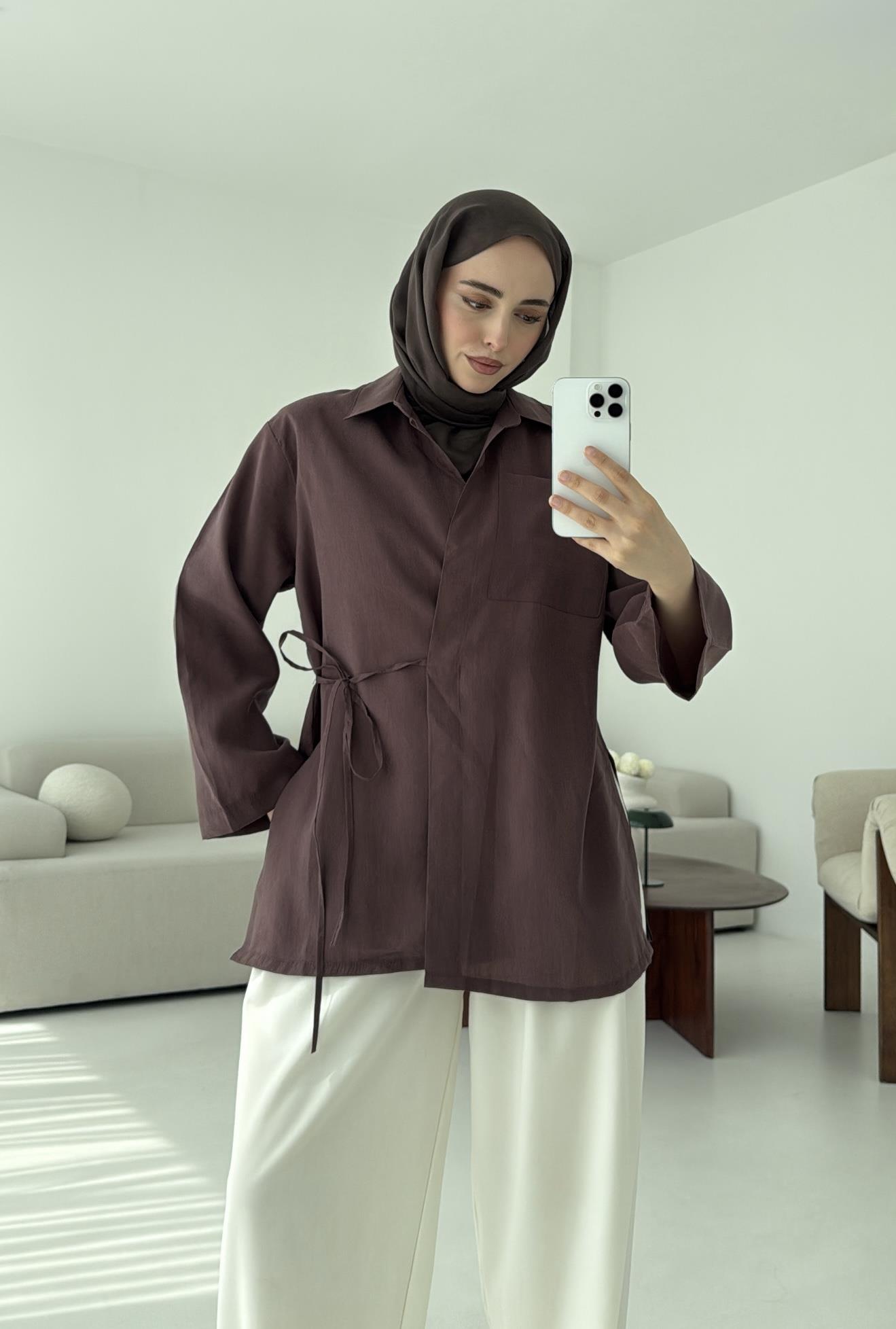 Yanı Yırtmaçlı Gömlek Kahve