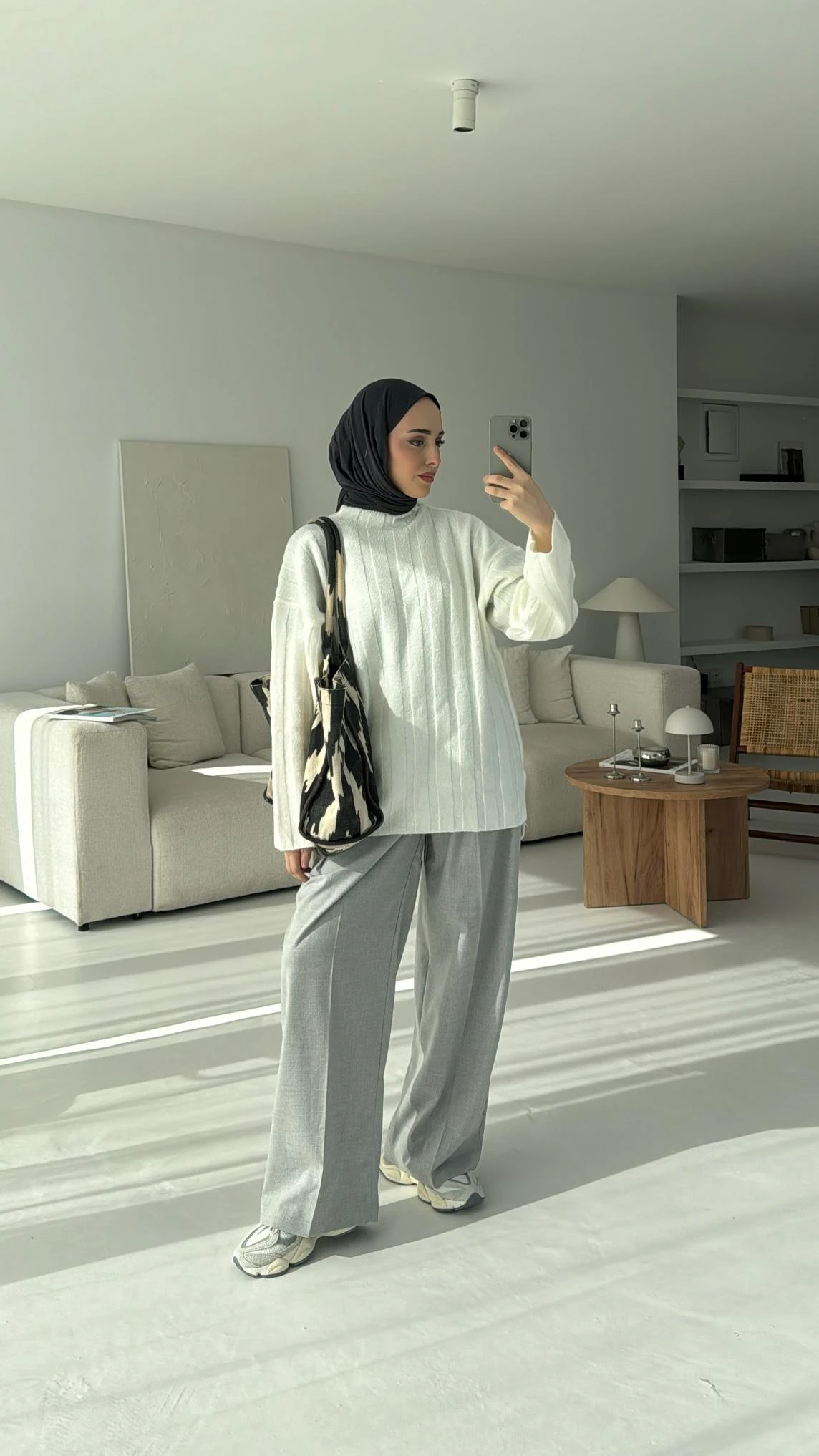 Yırtmaç Detaylı Triko Ekru