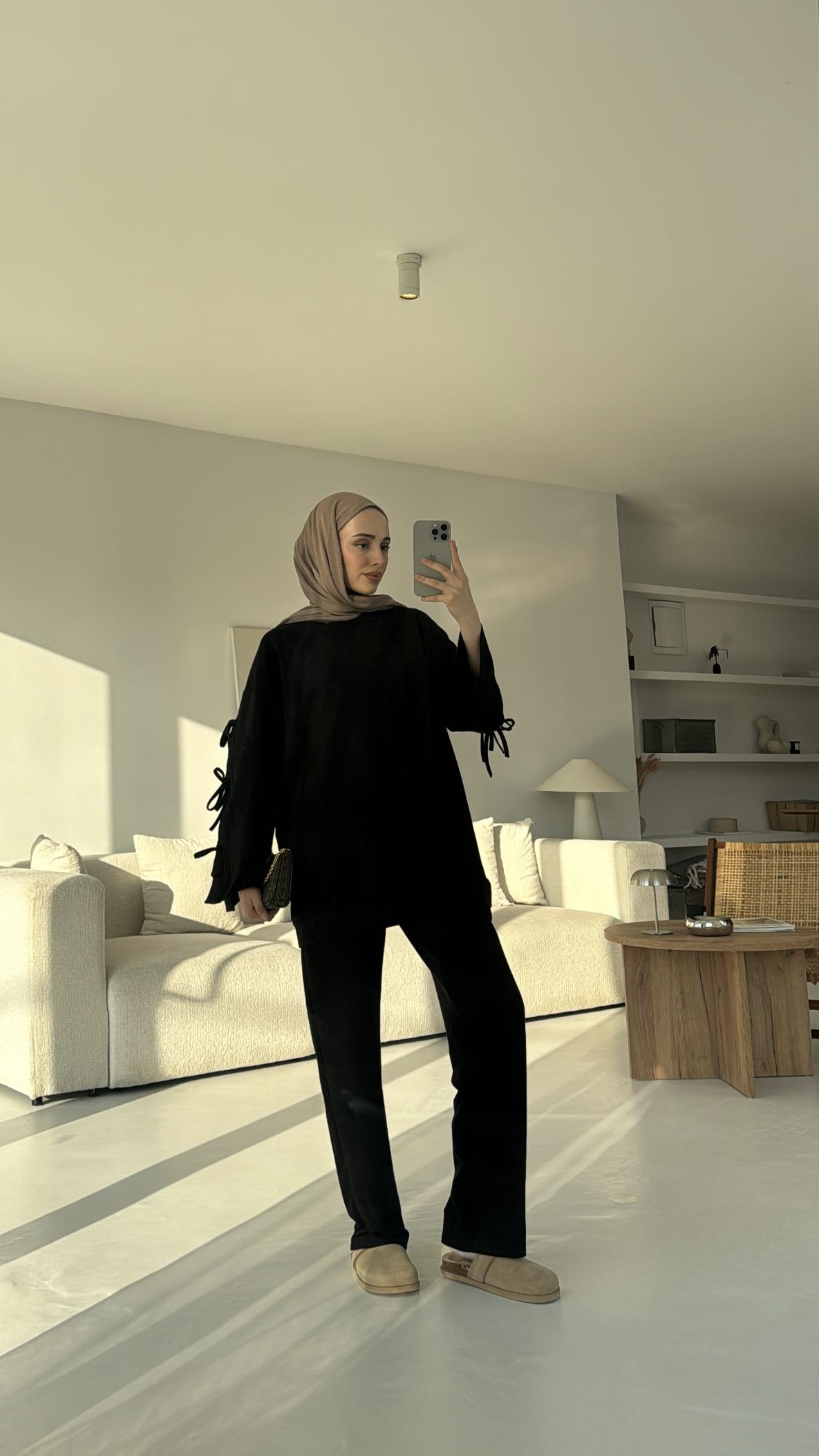 Kolları Detaylı Takım Siyah