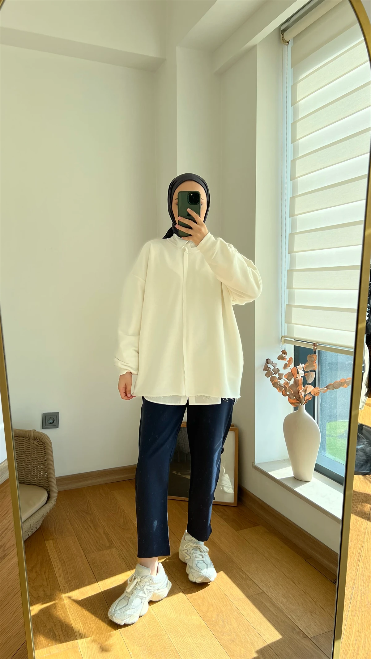 Altı Kesik Detaylı Sweatshirt Krem