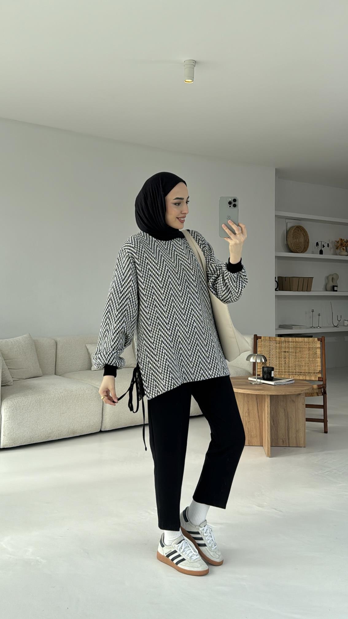 Balık Sırtı Yandan Bağlama Detaylı Siyah