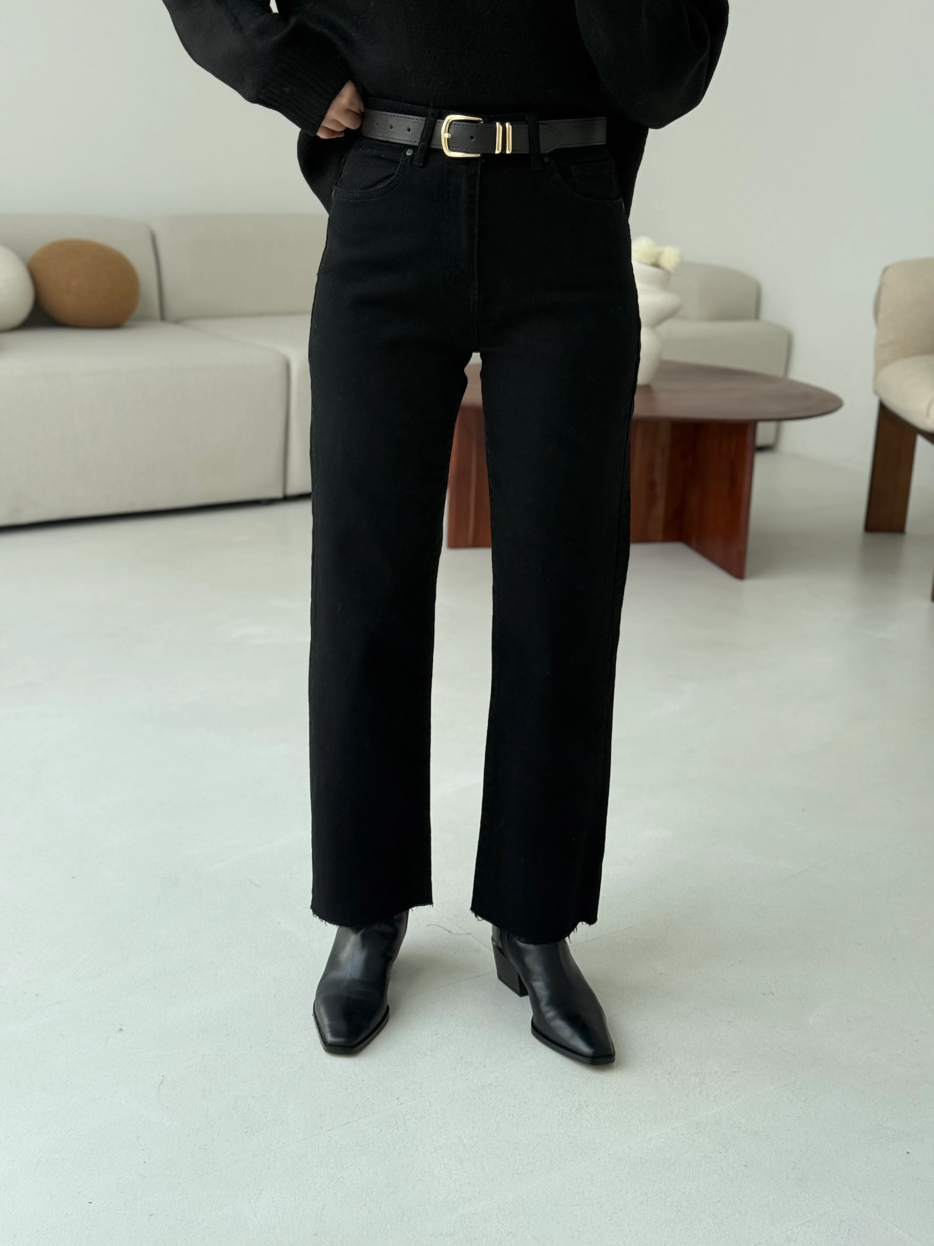 Siyah Premıum Paçası Kesik Kemerli Jean 