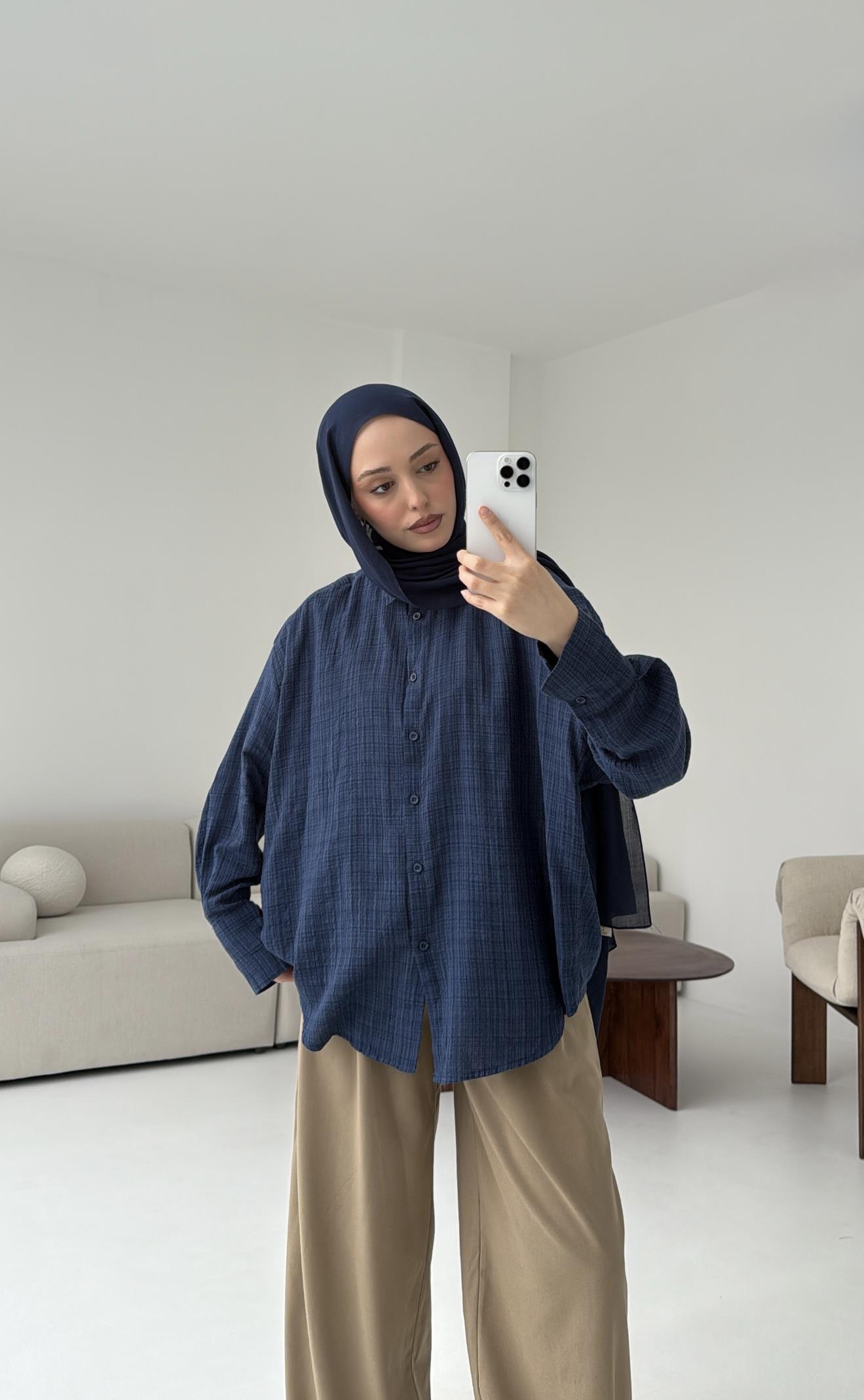 Kare Dokulu Lacivert Oversize Gömlek