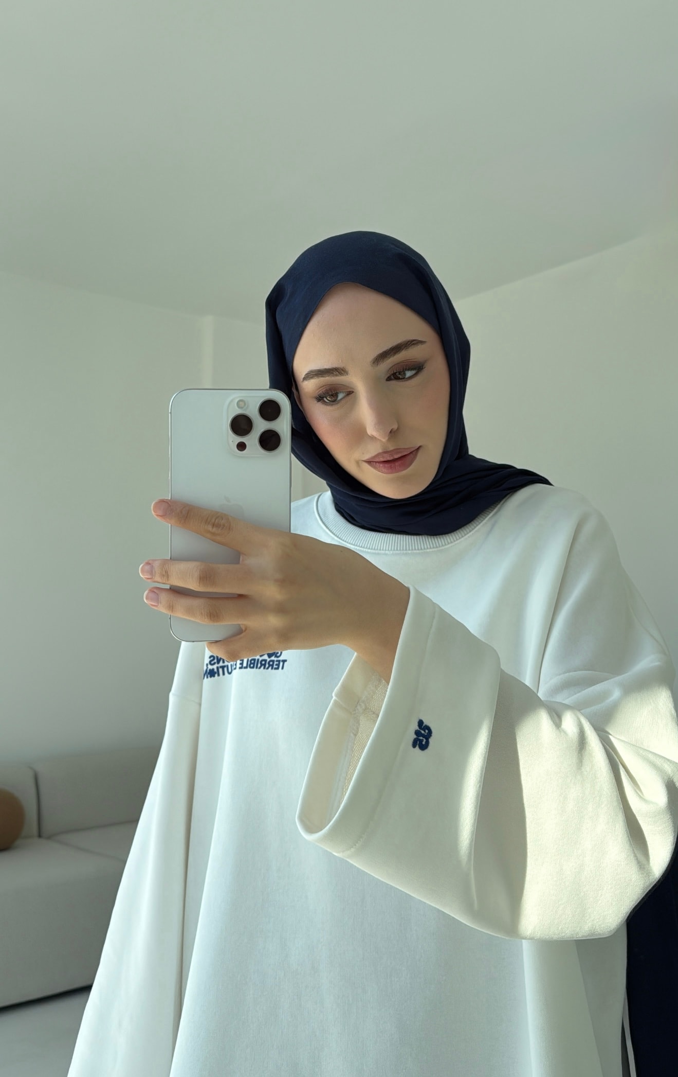 Nakışlı Oversize Sweatshirt Beyaz