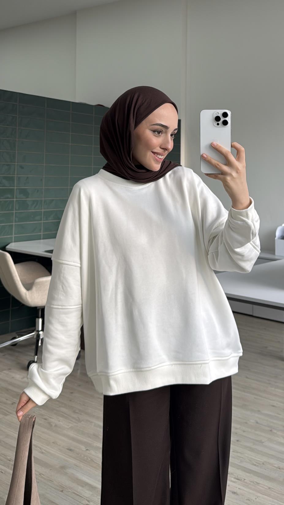 Kolları Dikiş Detaylı Oversize Sweatshirt Beyaz