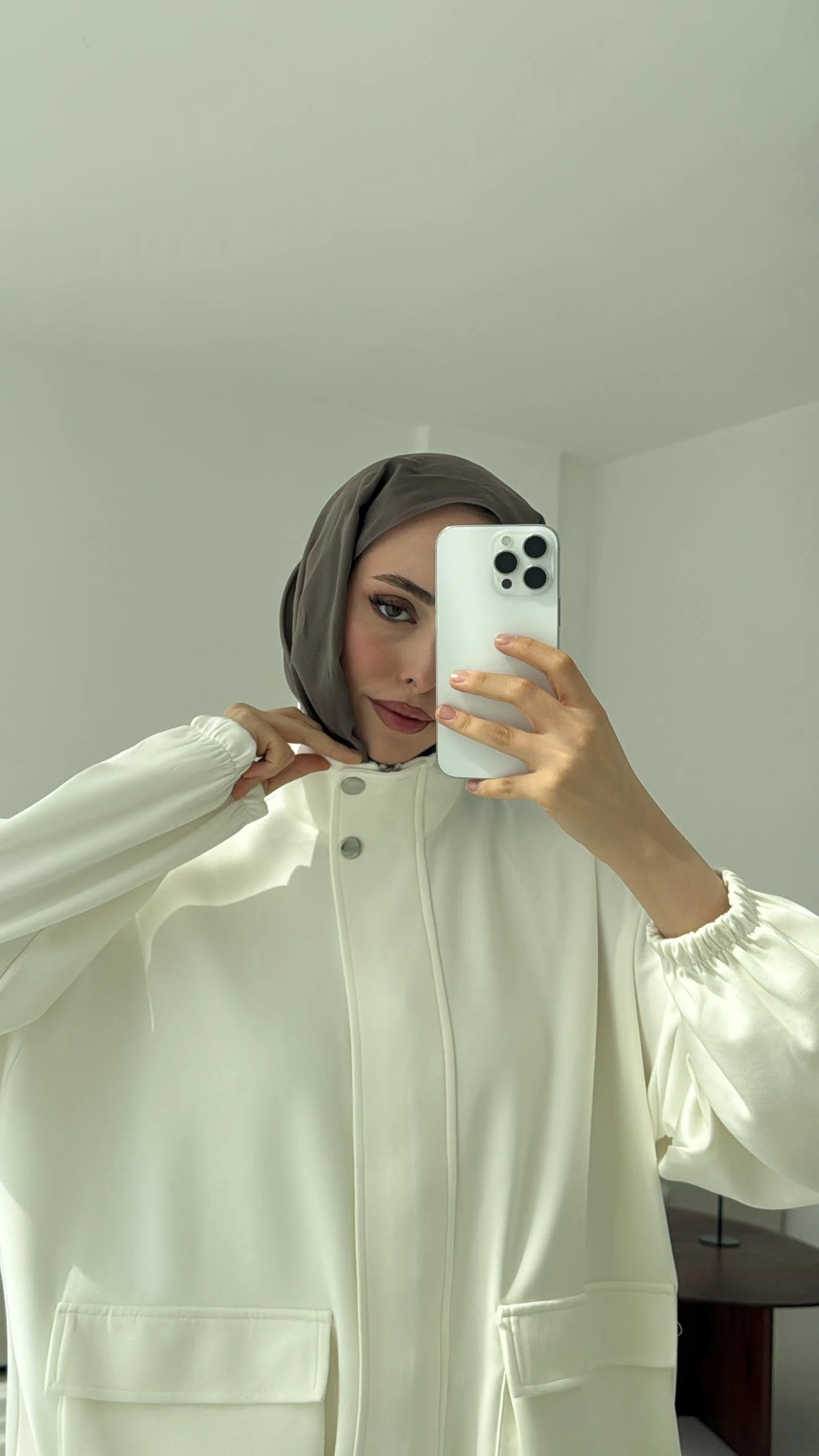 Omuz Apoletli Takım Beyaz