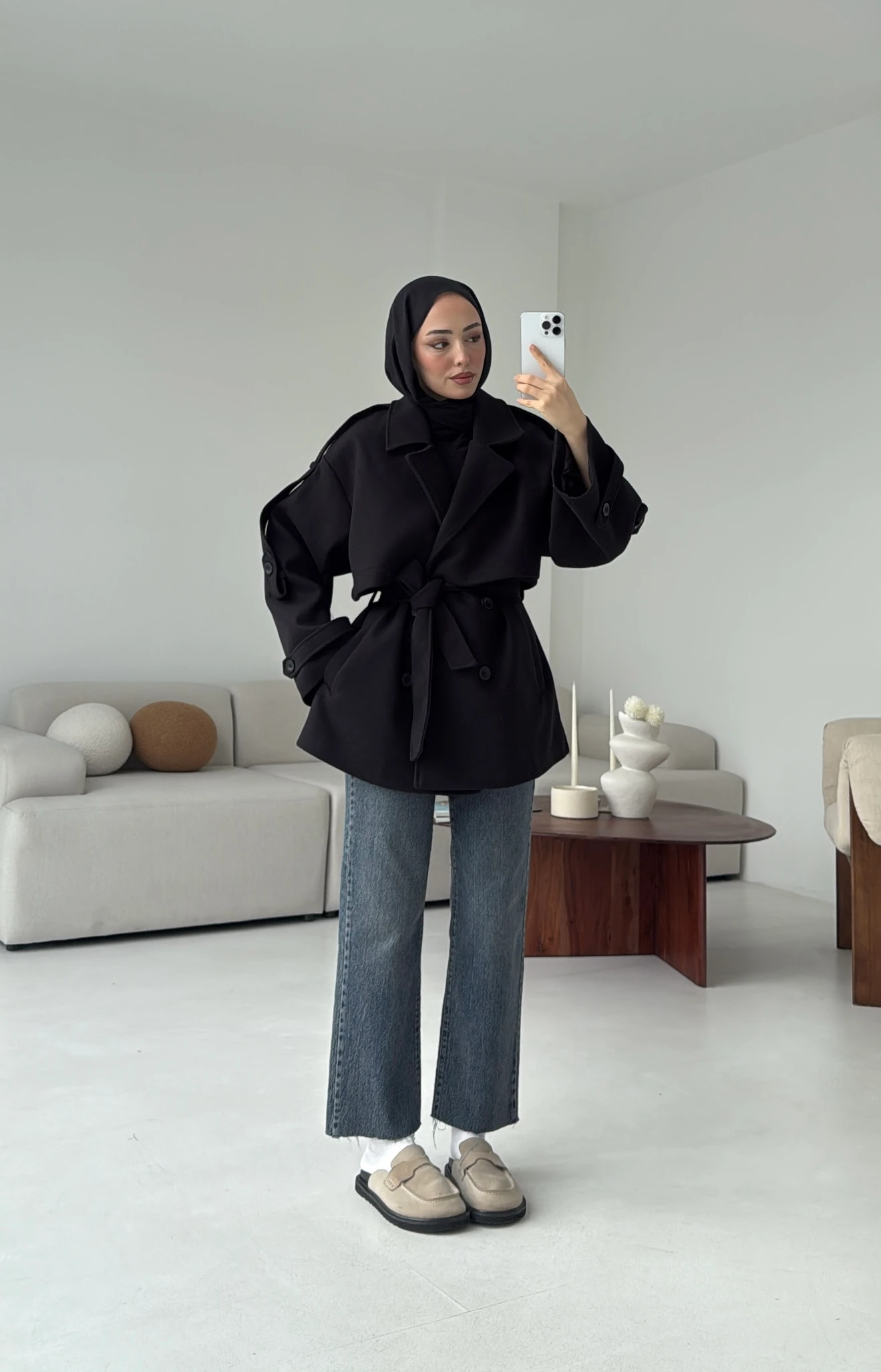 Siyah Düğmeli Kol Manşetli Kaşe Kaban 