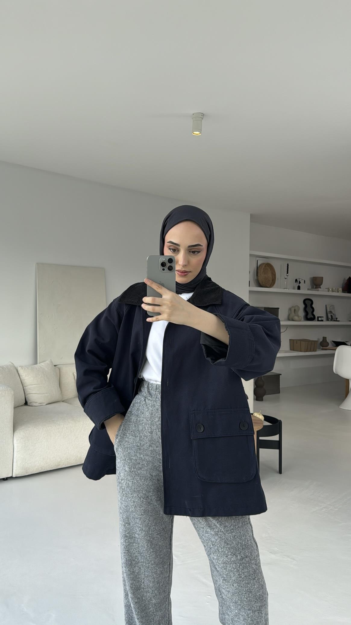 Kadife Yaka Astarlı Parka Lacivert