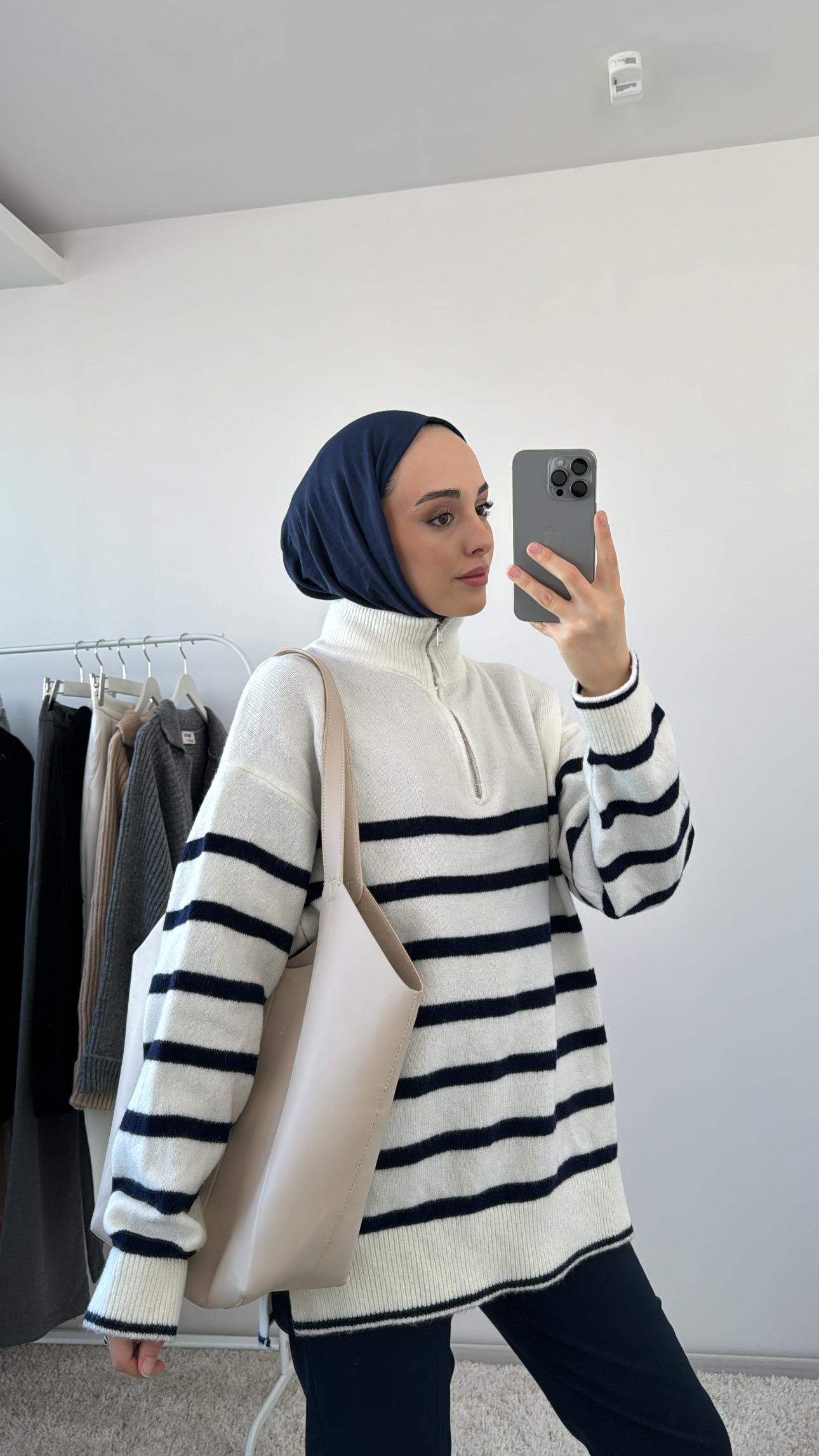 Premium Fermuarlı Beyaz Çizgili Kazak