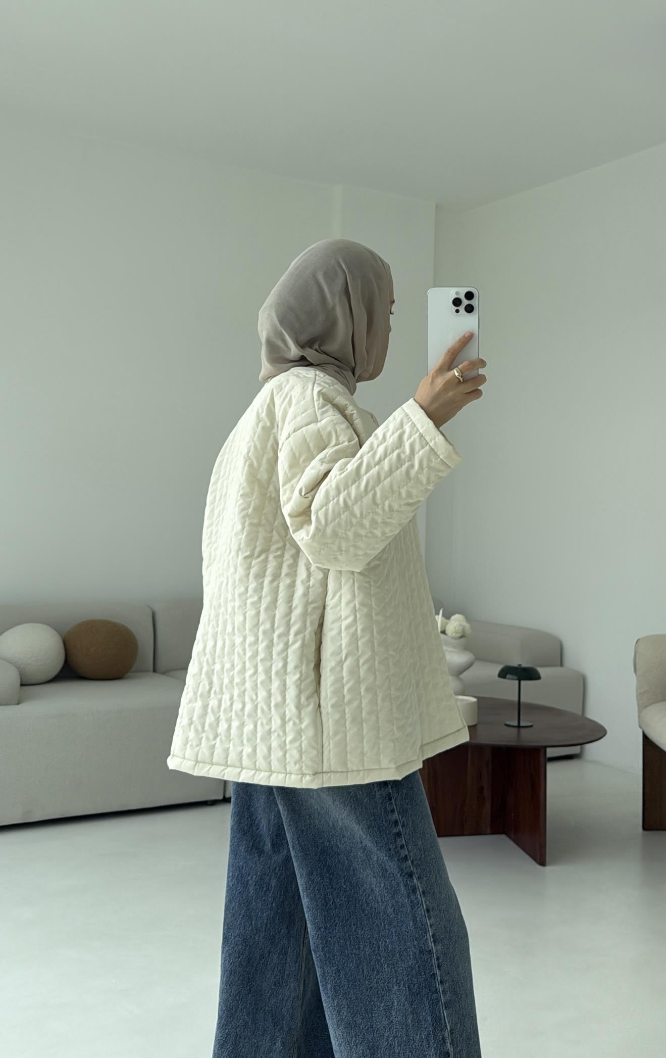 Kapitone Astarlı Ceket Krem