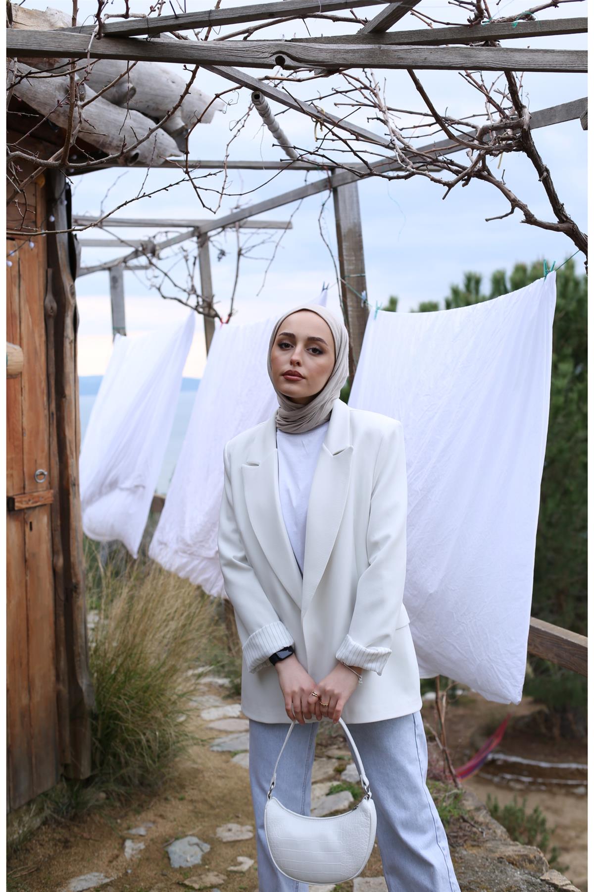 İç Astarı Çizgili Blazer Ceket Beyaz