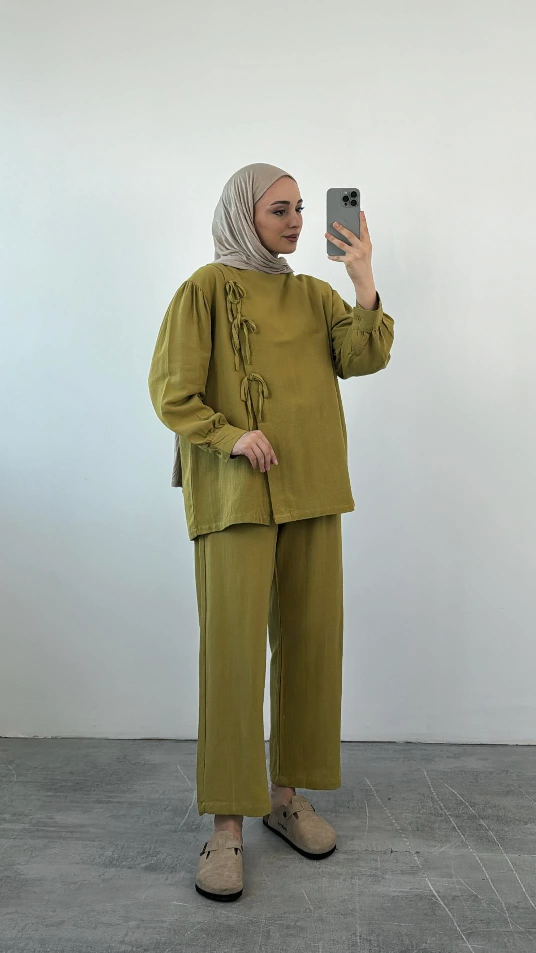 Hakim Yaka Gömlekli Takım Olive