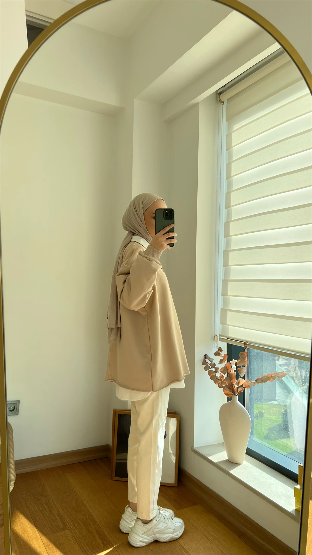 Altı Kesik Detaylı Sweatshirt Bej