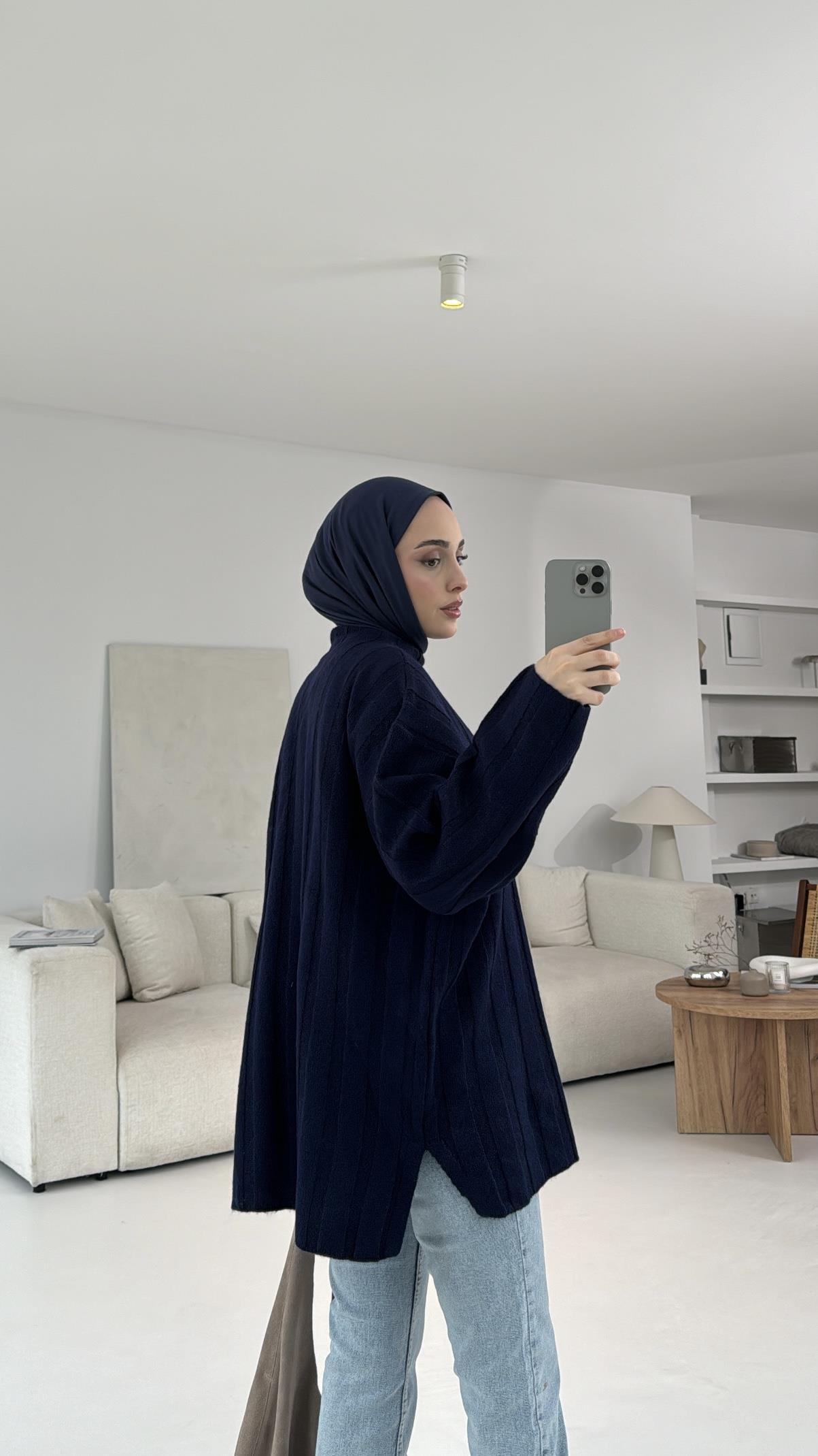 Yırtmaç Detaylı Triko Lacivert